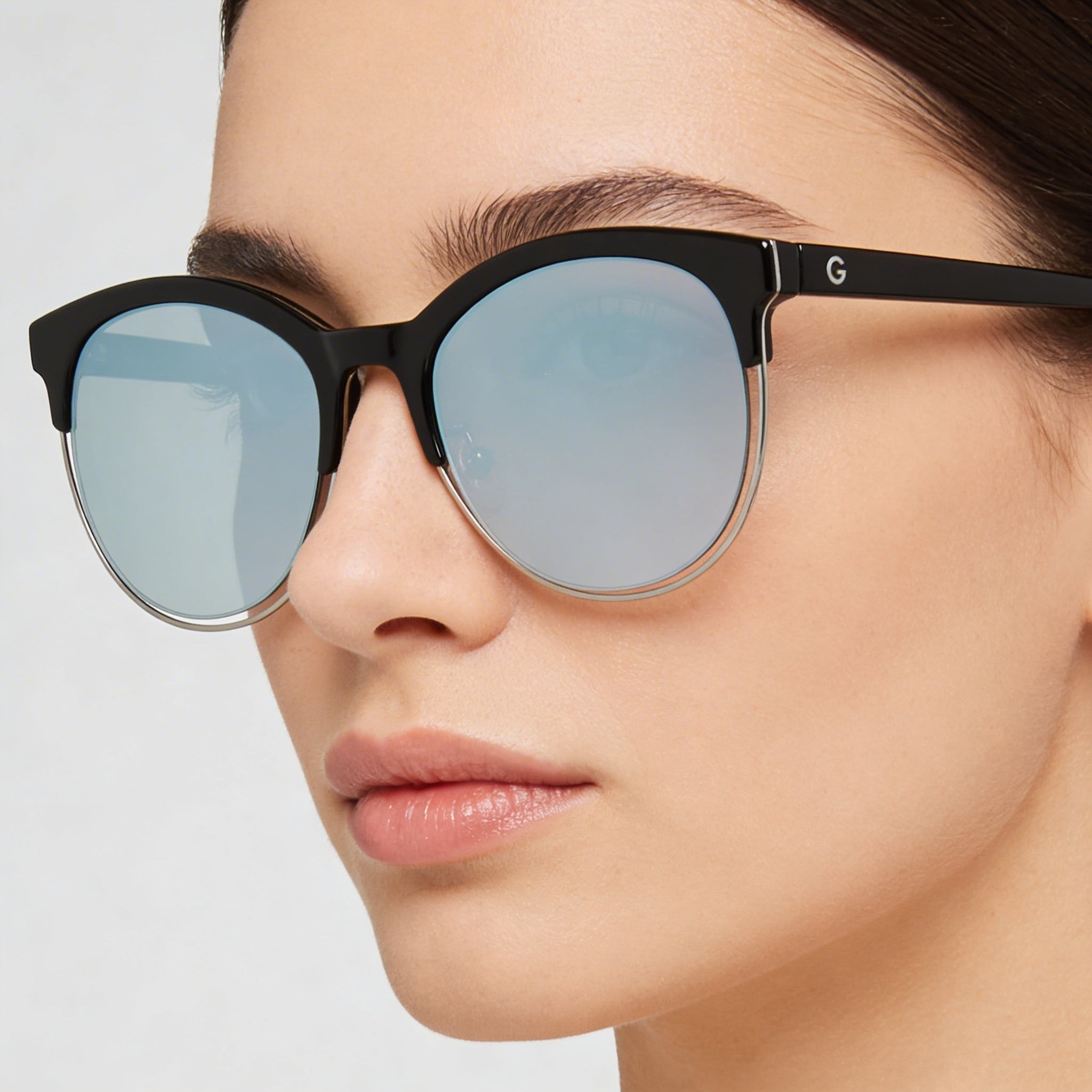 Gafas de sol Guess Retro para mujer, de plástico, color negro, blanco y azul, sin polarizar, con protección UV, ancho de lente de 53 mm, Photo 4