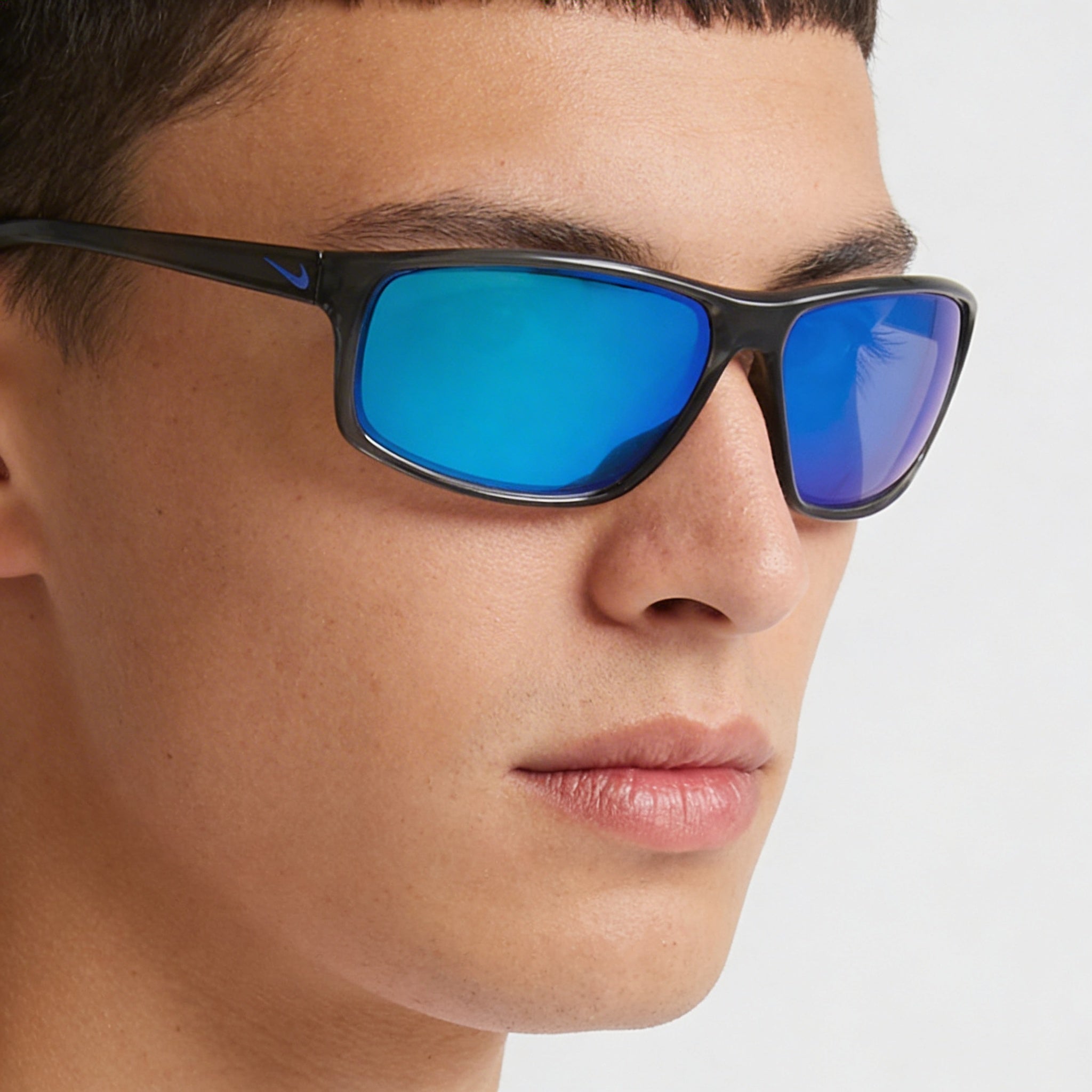 Gafas de sol deportivas envolventes Nike Adrenaline Unisex de acetato con protección UV de policarbonato, 66 mm, gris oscuro, espejo gris azulado, Photo 4