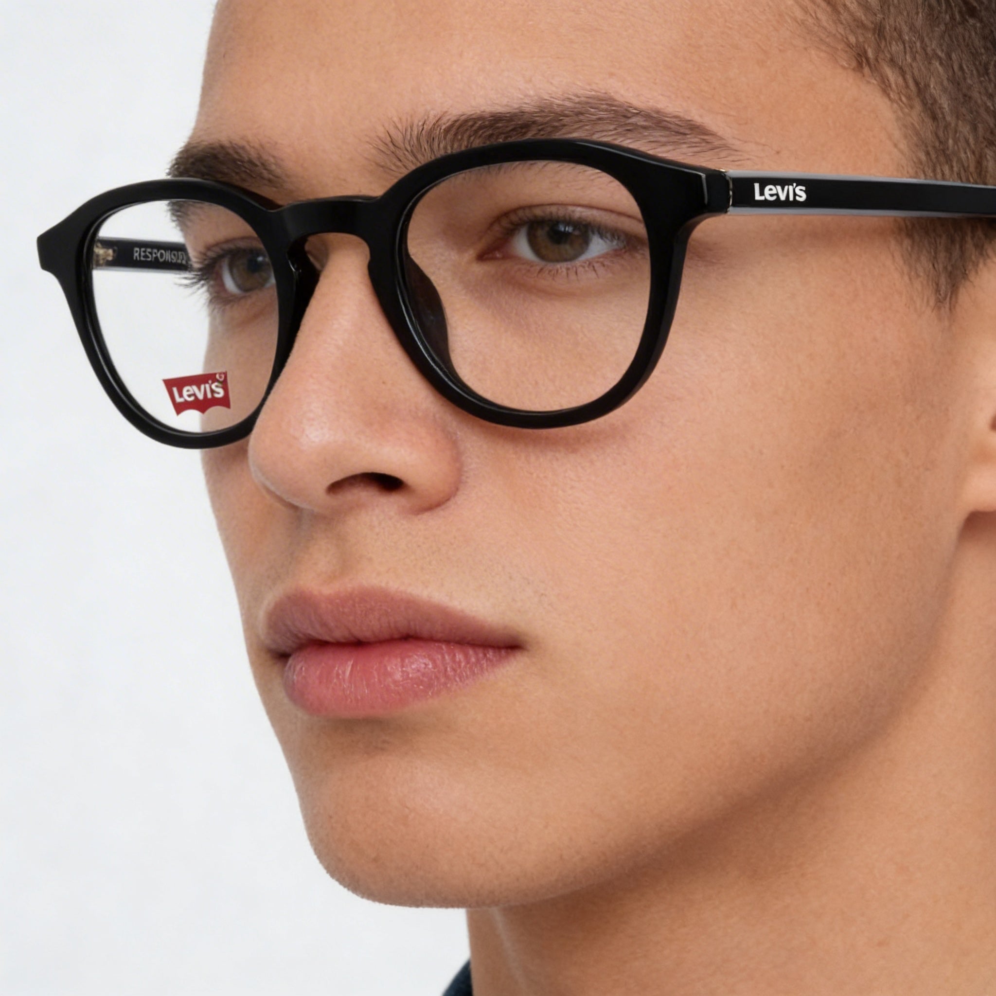 Levi's Classic Unisex Eco PMMA Frame in Black with Black Polycarbonate Lenses Classic Style Eyewear 48mm, Photo 4