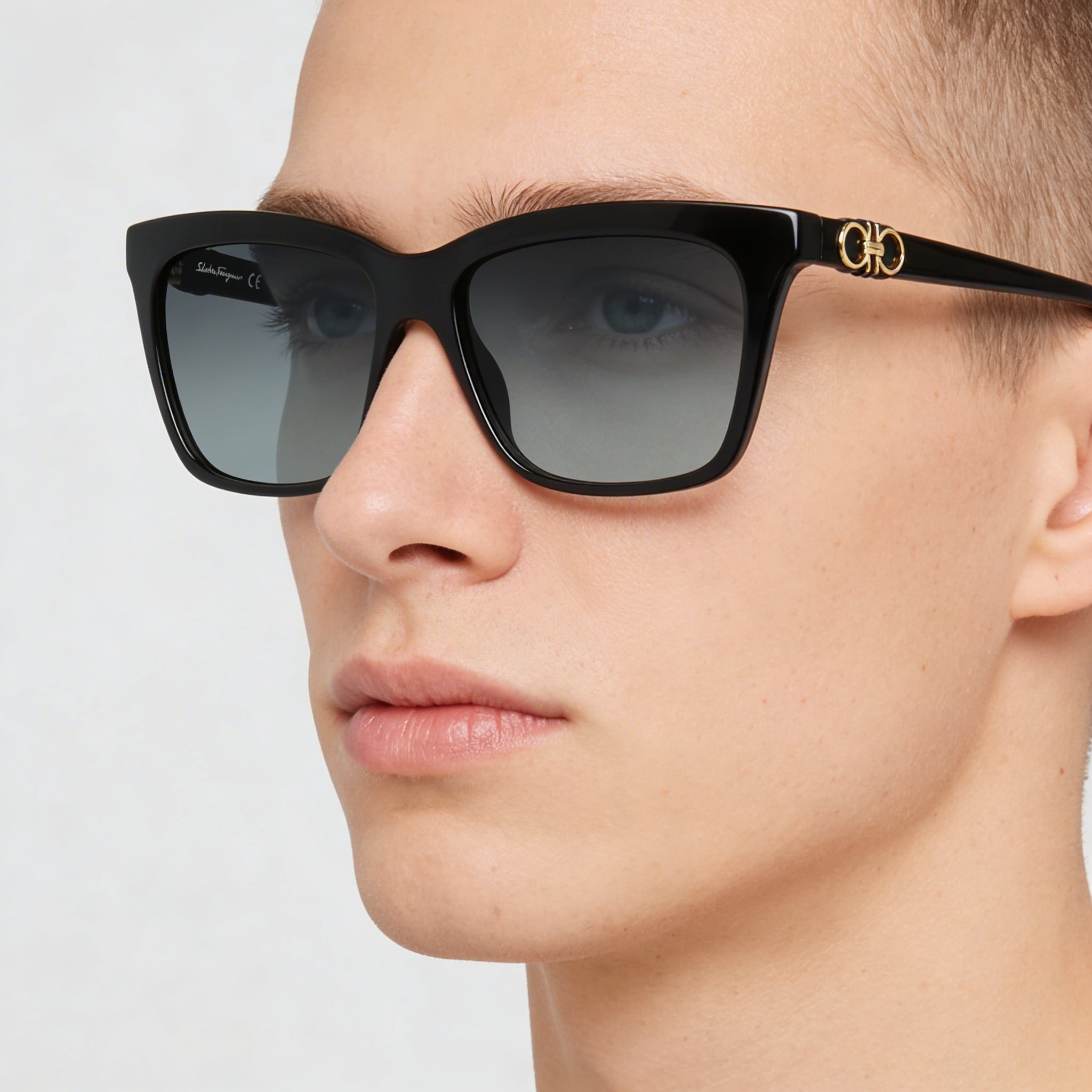 Gafas de sol cuadradas unisex Ferragamo Sf1027s, protección UV, montura de plástico en degradado de negro a gris, lentes azules en degradado, 55 mm, Photo 4
