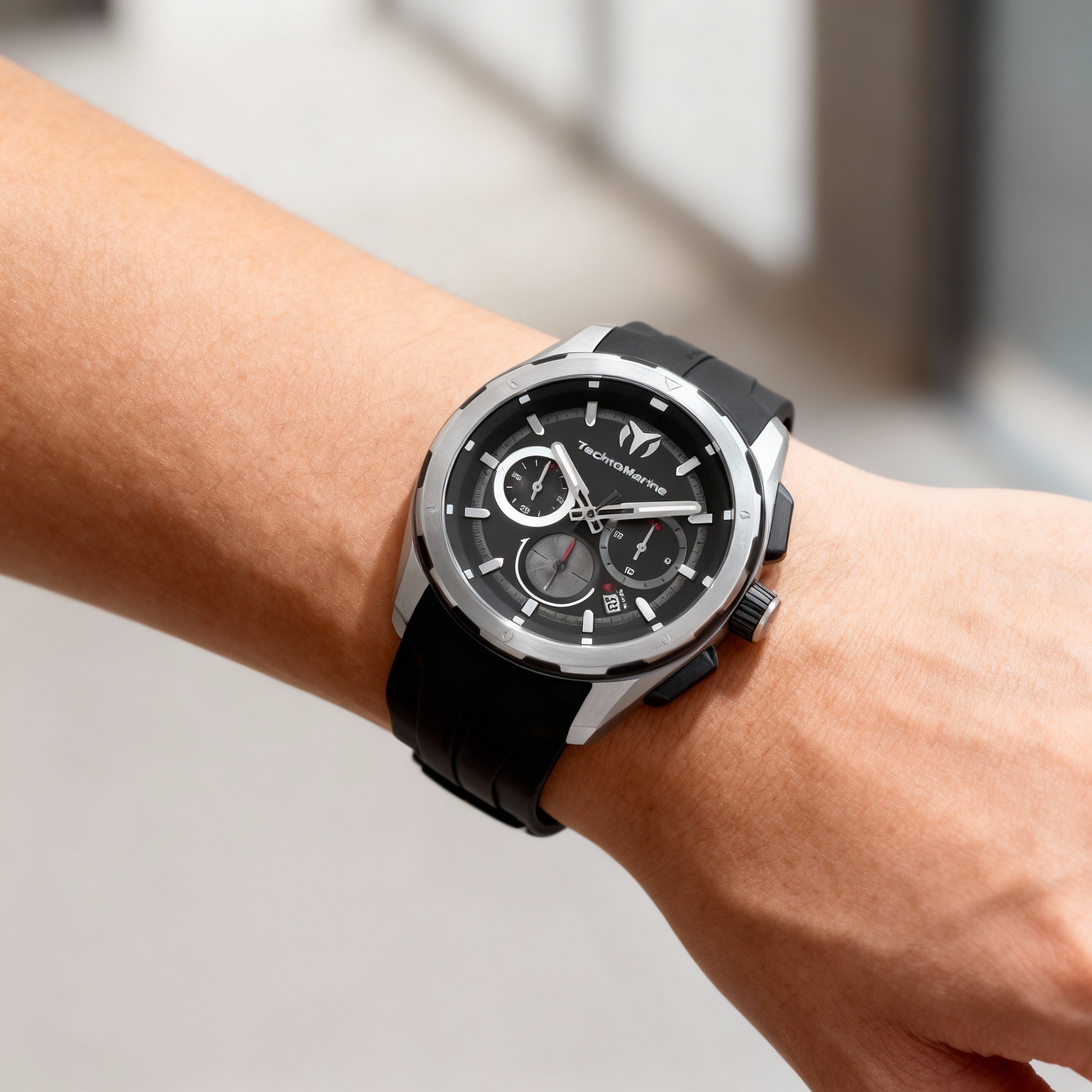 TechnoMarine OCEAN - NOMAD TM-318098 Unisex Silver Case Black Dial Silicone Strap Water Resistant Quartz Watch 43mm, Photo 3