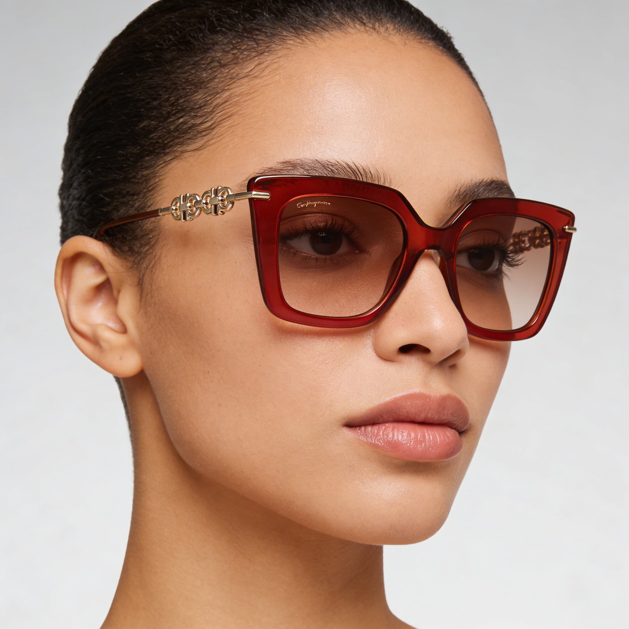 Gafas de sol de mujer Ferragamo SF1041S de montura de plástico marrón transparente con forma de mariposa y lentes degradadas marrones de 51 mm, Photo 5
