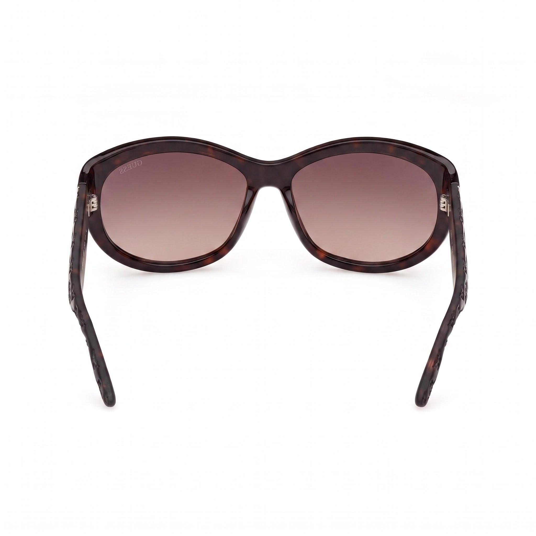 GUESS Moderne Gafas de sol de plástico marrón oscuro para mujer con montura de policarbonato y lentes degradadas de color marrón, protección UV 400, 60-16-125, Photo 4