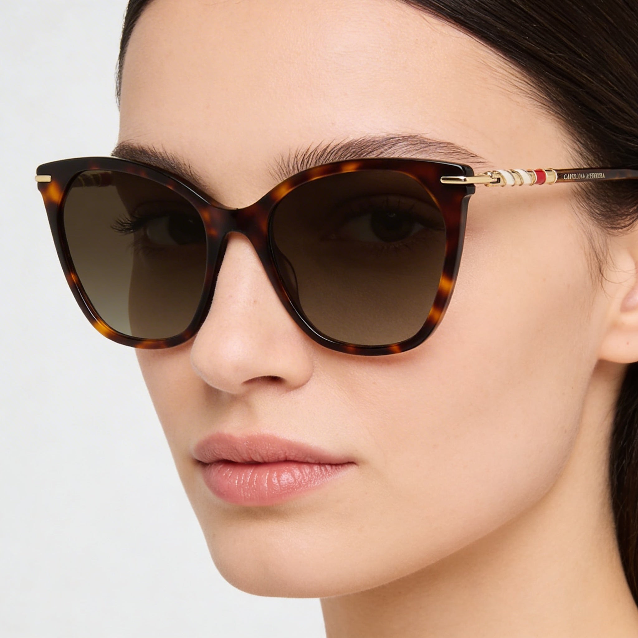 Gafas de sol Carolina Herrera HER 0091/S de mujer con montura de acetato tipo mariposa en color habana y lentes marrones degradadas con protección UV de 56 mm, Photo 3