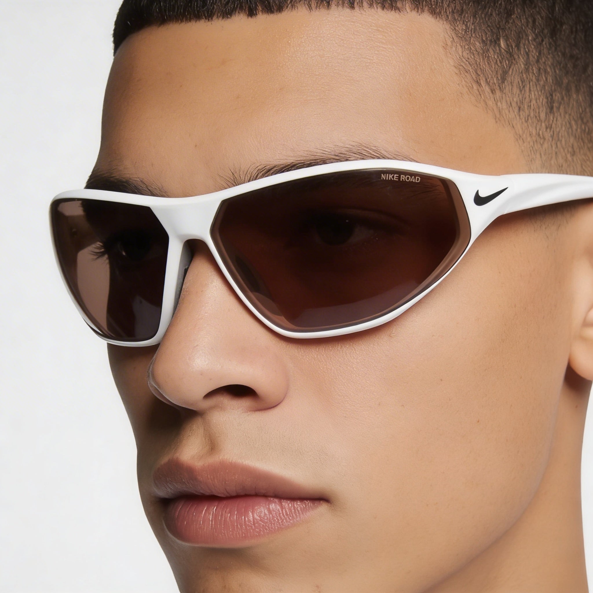 Gafas de sol Nike Aero Swift Shield para hombre, de plástico blanco, tintado de carretera, 100% protección UV, 65-12-140 mm, Photo 5