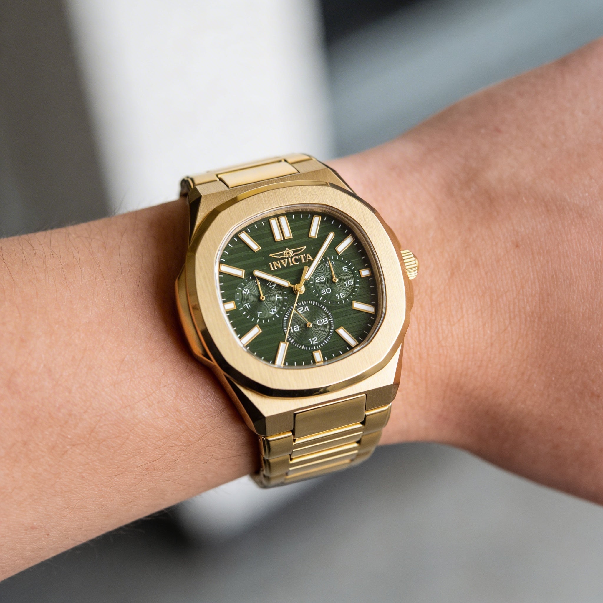 Reloj Invicta Speedway 48523 unisex de acero inoxidable dorado con cronógrafo y esfera verde, 41 mm, Photo 4