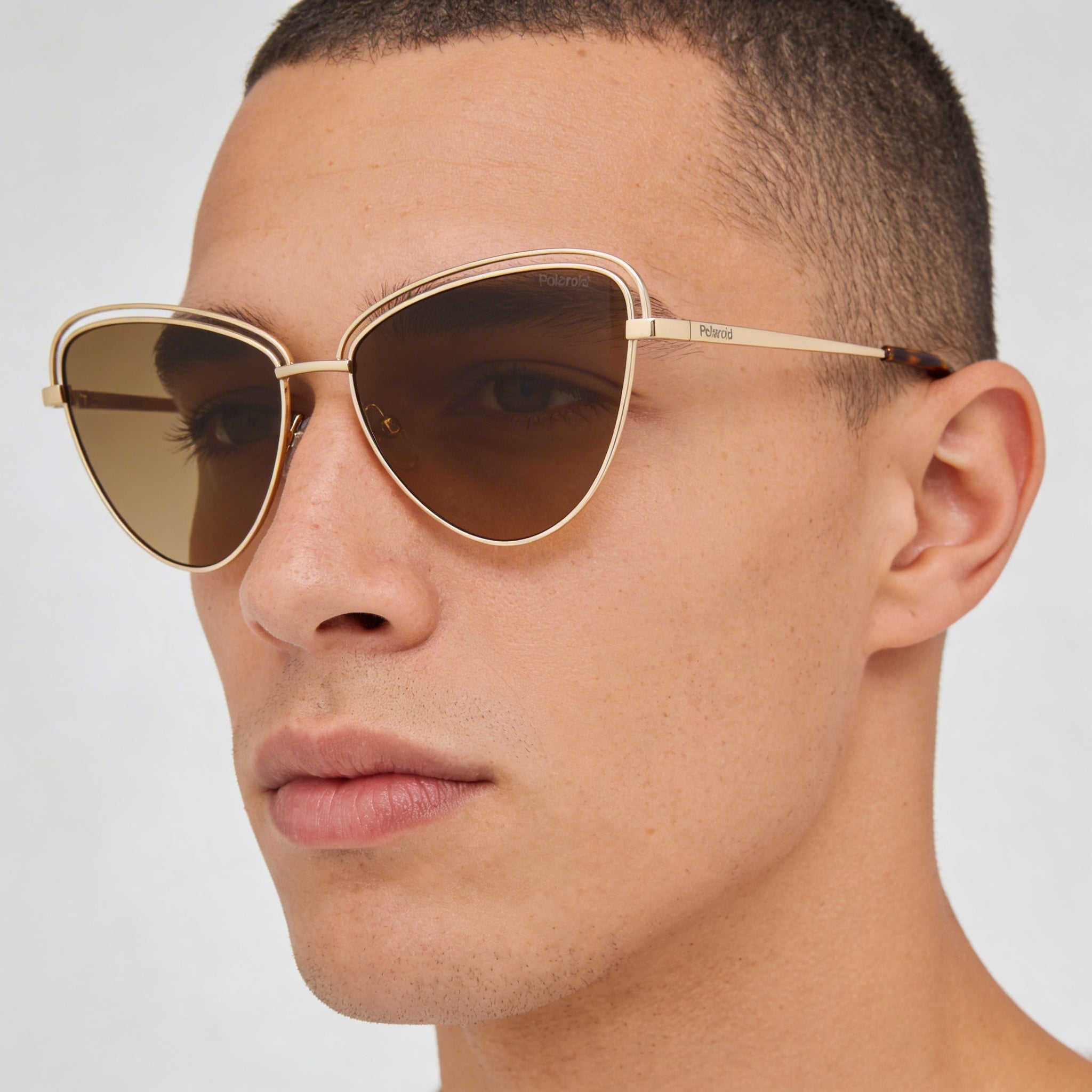 Polaroid Classic Men's Sunglasses with Gold Alloy Steel Frame and Non-Polarized Polycarbonate UV Protection Lenses 57mm, Photo 3