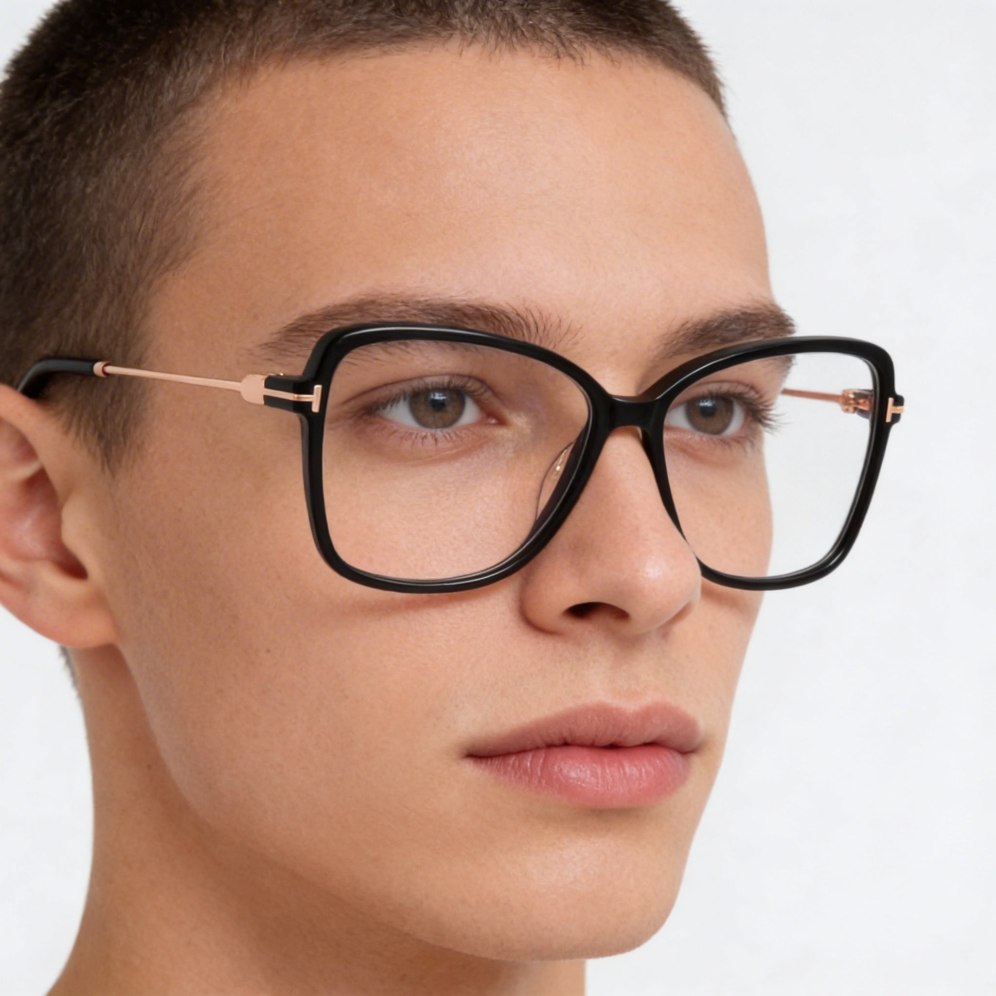 Tom Ford Classic Unisex Eyewear, Shiny Black Frame, Black Lenses, Bridge 13mm, Temple 140mm, Photo 4