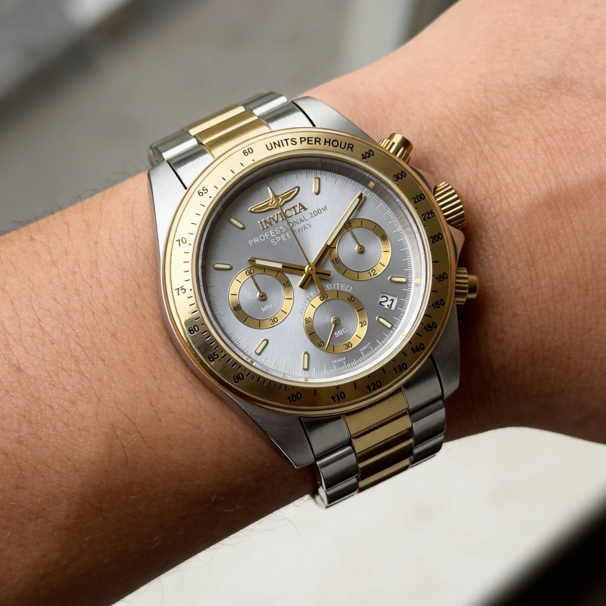 Reloj cronógrafo de cuarzo unisex Invicta Speedway ILE9212A, caja de acero inoxidable plateada, esfera gris, 39 mm, Photo 3