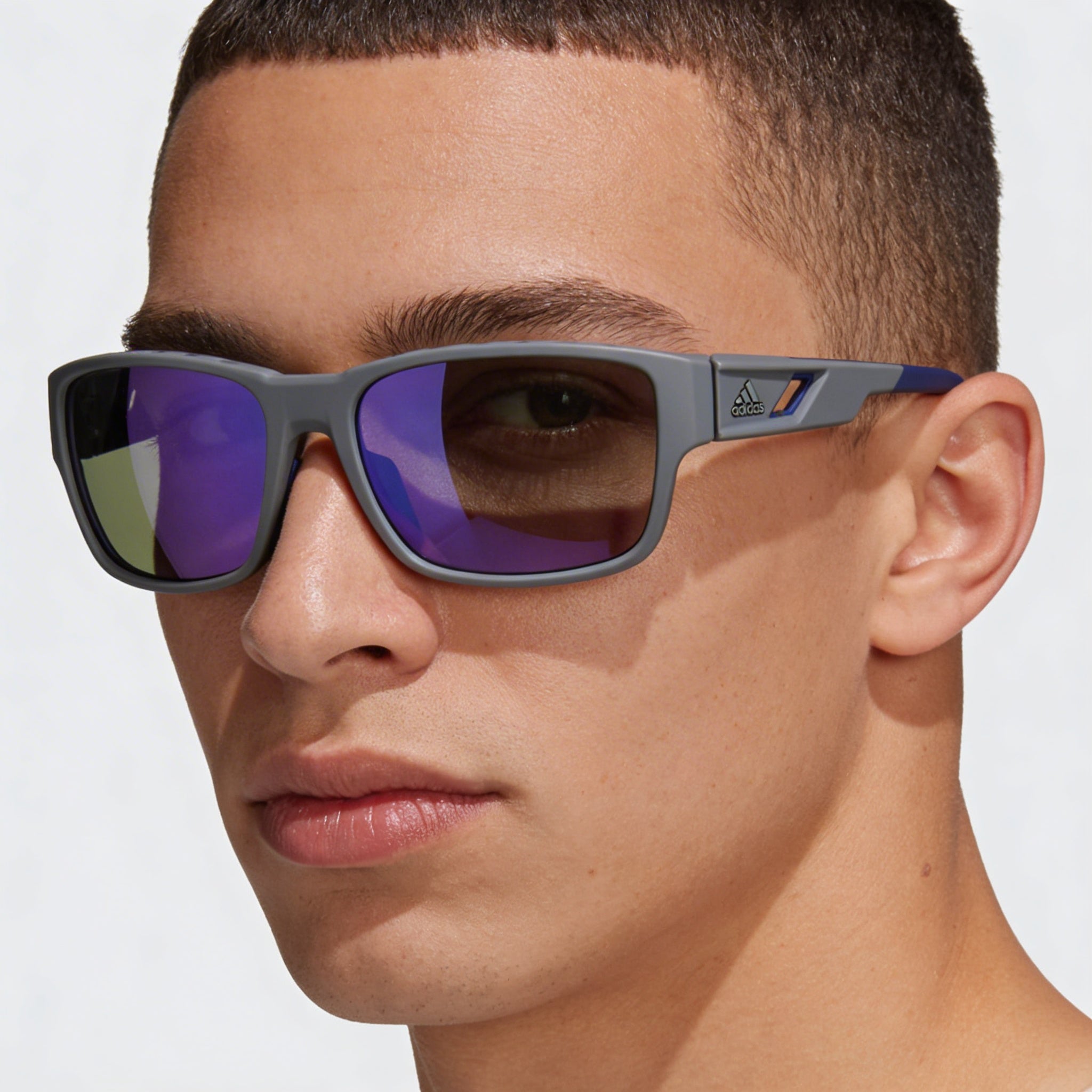 Adidas Sp0069 Men's Eyewear with Grey Gradient Violet Plastic Frame & UV Protected Violet Lenses (61mm), Photo 4