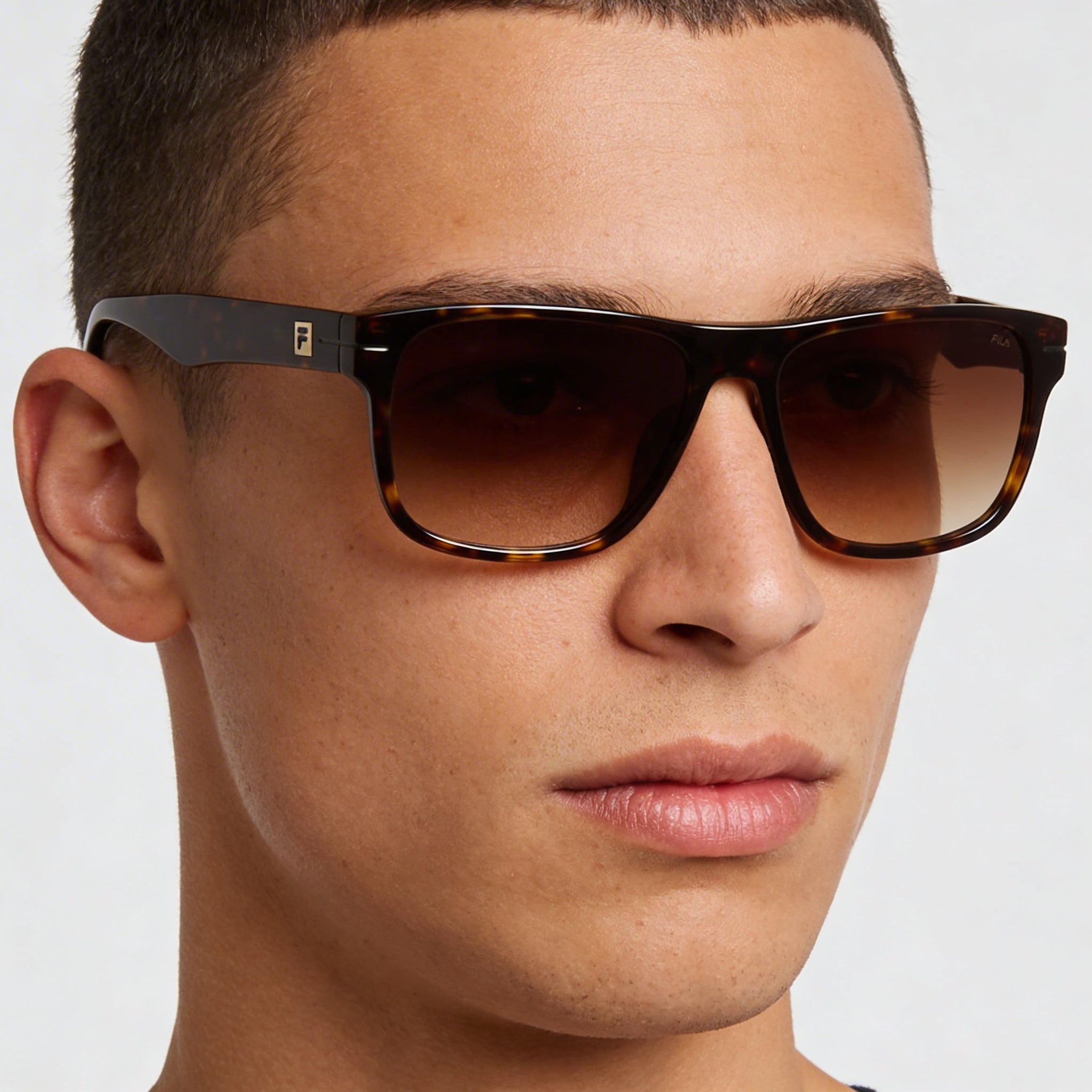 Gafas de sol casuales de acetato FILA para hombre, montura marrón oscuro brillante, lentes degradadas marrones 56-16-145, Photo 5