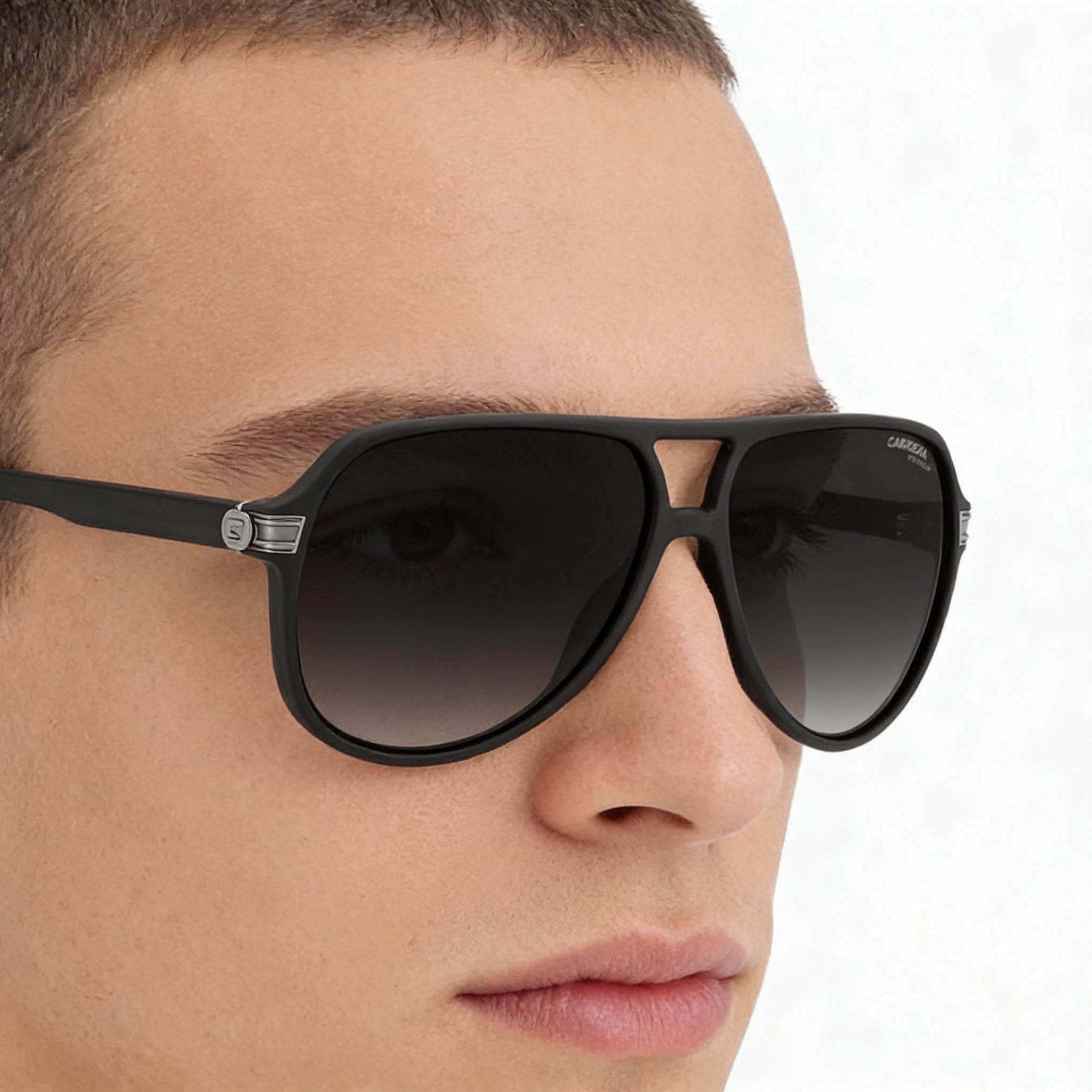 Gafas de sol unisex Carrera 1045/S con protección UV, montura de propionato inyectado negro mate, lentes degradados gris oscuro, 61 mm, Photo 4