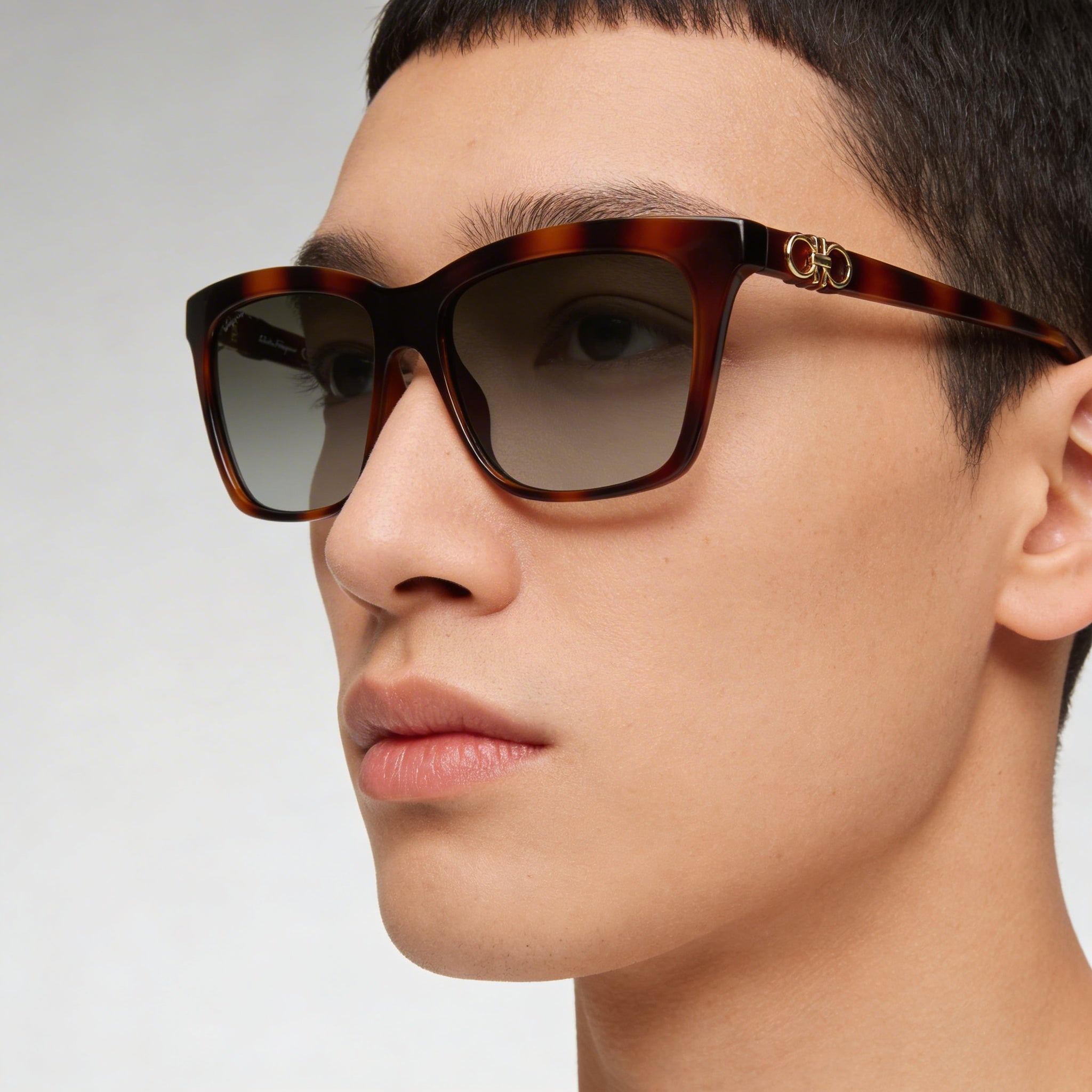 Ferragamo Sf1027s Unisex Plastic Tortoise Frame Grey Gradient Lenses 100% UV Protection Sunglasses 55mm, Photo 4
