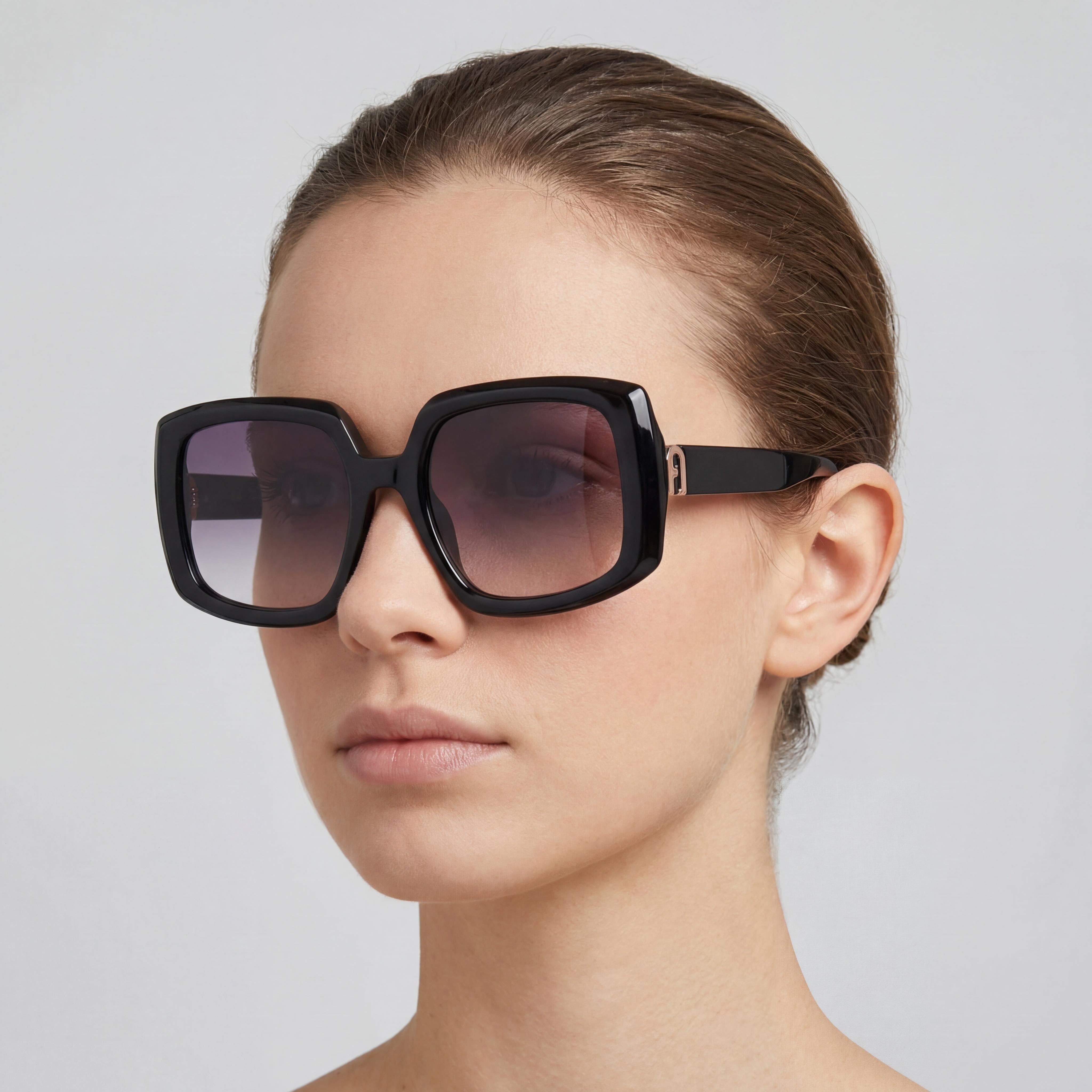 Furla Sfu709 Women's Shiny Black Plastic Frame, UV Protected Non-Polarized Smoke Gradient Lenses 54mm, Photo 5