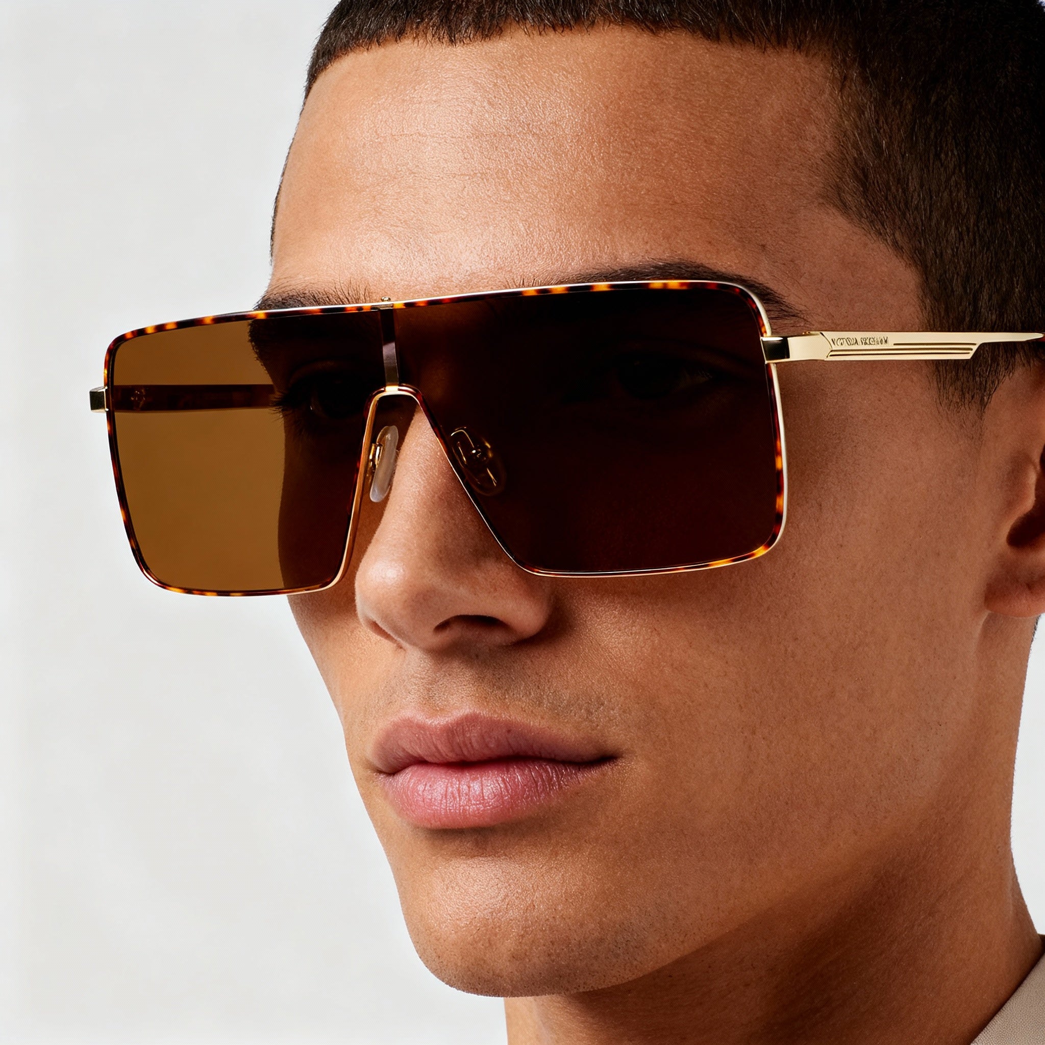 Victoria Beckham Vb238s Unisex Metal Shield Gold Caramel Polycarbonate Lens Non-Polarized Sunglasses 58mm, Photo 4