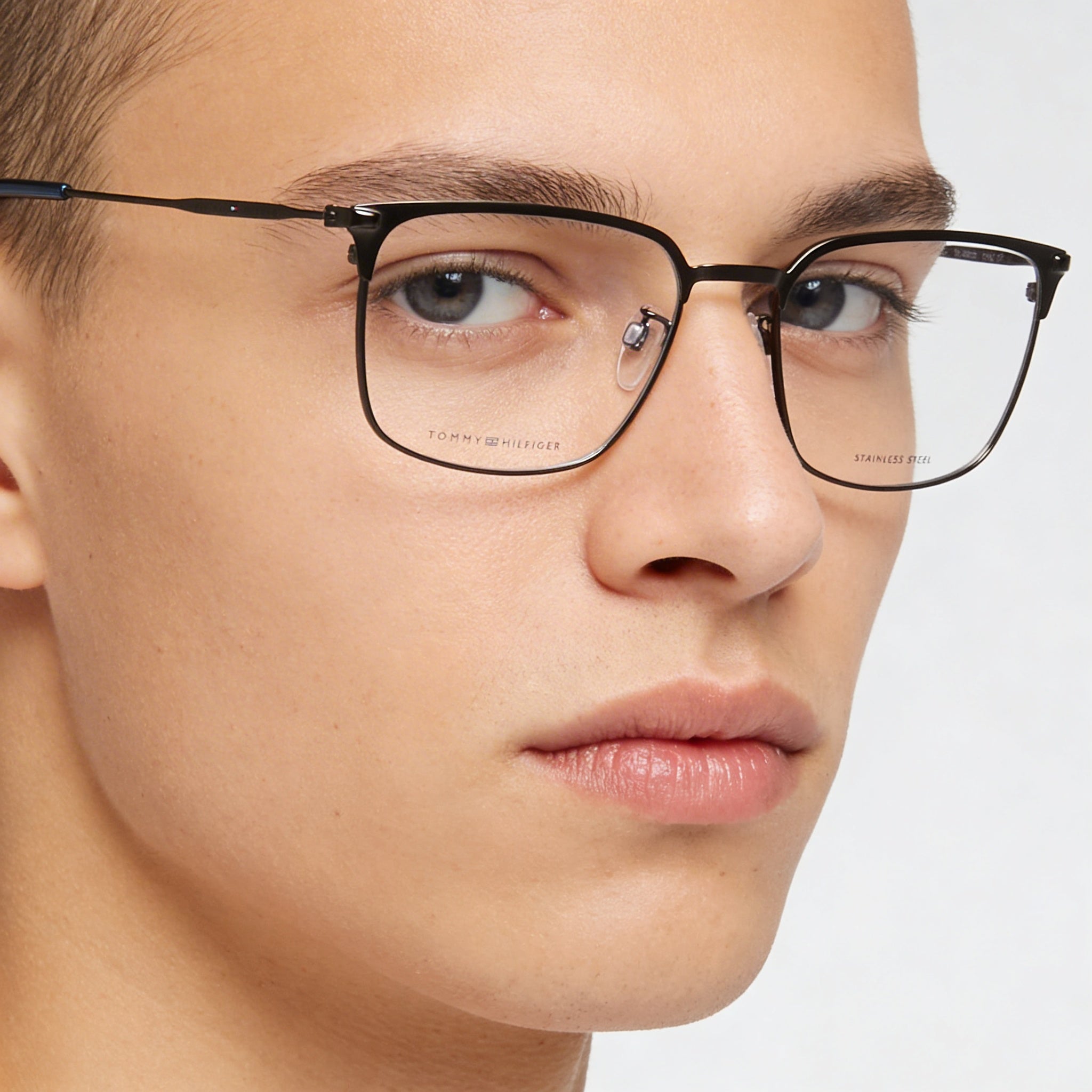 Gafas de sol Tommy Hilfiger modernas unisex de acero inoxidable con montura rutenio mate, lentes negras no polarizadas de 54 mm, Photo 5