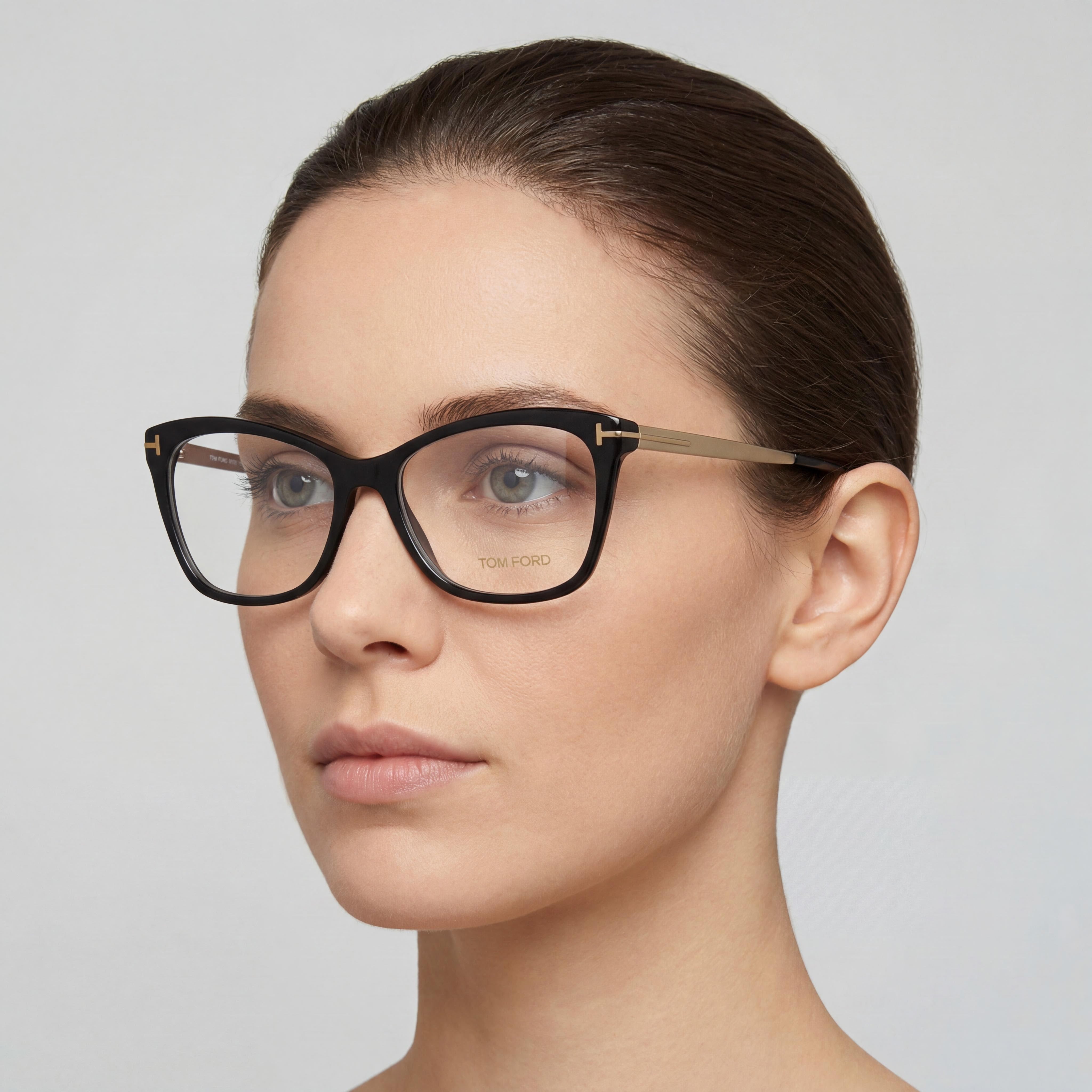 Gafas Tom Ford para mujer, de plástico negro con montura completa, lente transparente, 54 mm de ancho de lente, 15 mm de puente, 140 mm de longitud de patilla, Photo 4
