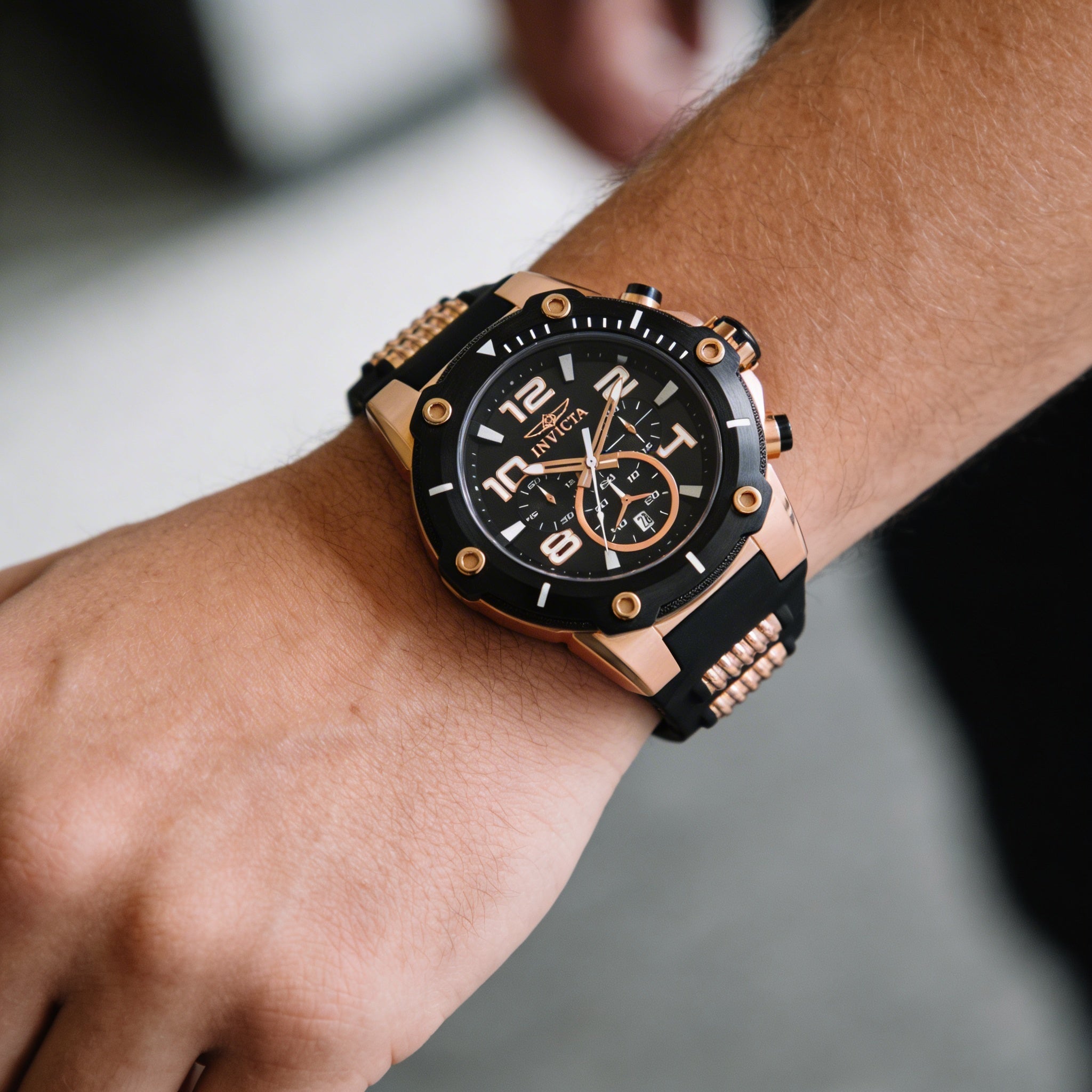 Reloj cronógrafo Invicta Speedway para hombre, de acero inoxidable negro y oro rosa, con correa de poliuretano negra, 51 mm, Photo 3