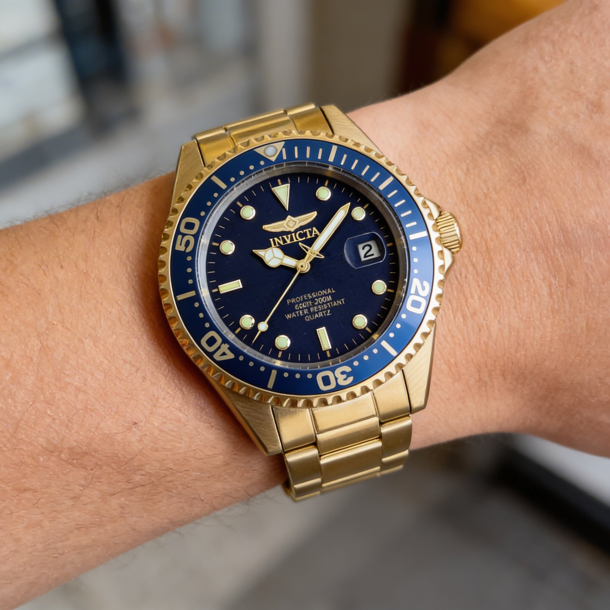 Reloj Invicta Pro Diver 8937OB unisex de acero inoxidable dorado con esfera azul y pulsera de cuarzo de 38 mm., Photo 3