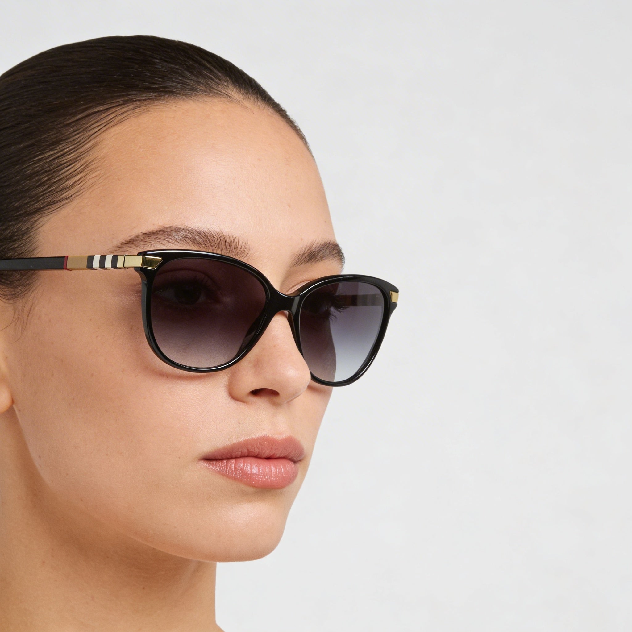 BURBERRY B4216 Women's Black Gray Gradient Plastic Frame Grey Gradient Lens Sunglasses 57mm, Photo 4
