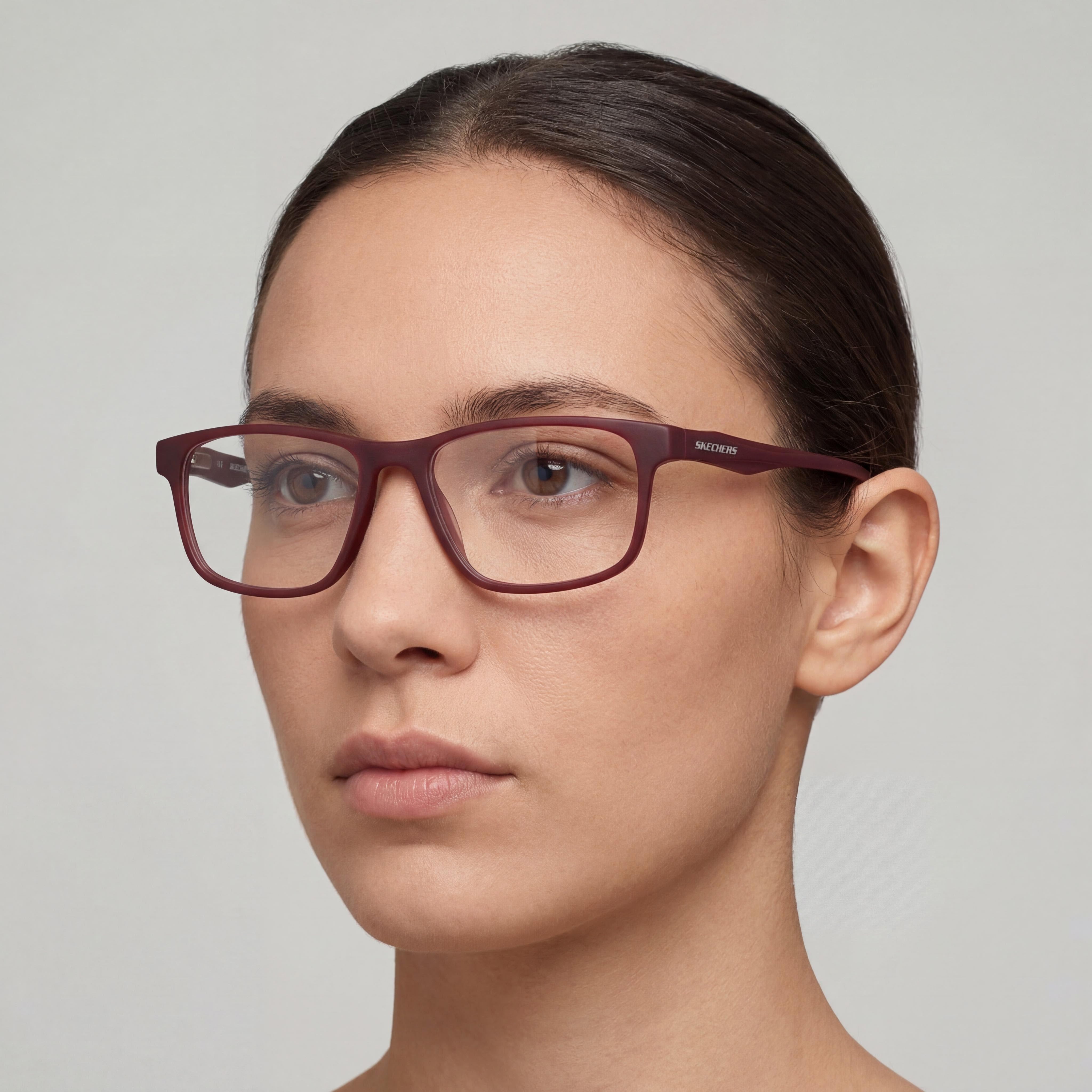 Skechers Gafas Deportivas Modernas con Montura Roja de Plástico y Lentes de Policarbonato Unisex, Ancho de Lente 52 mm, Ancho de Puente 16 mm, Longitud de Patilla 140 mm, Photo 4
