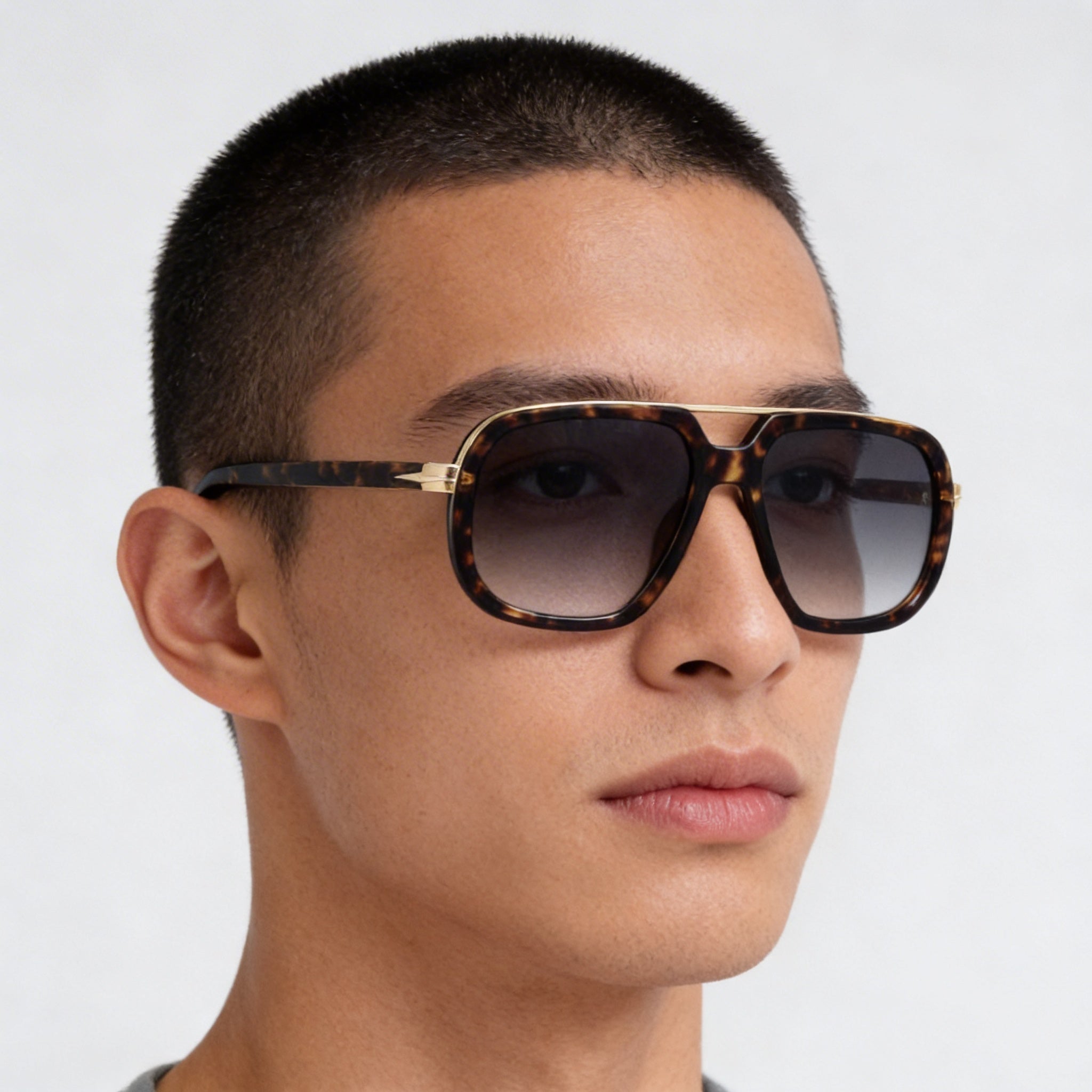 Gafas de sol David Beckham para hombre DB 7101/S con montura clásica de acetato en color habana y oro, lentes de policarbonato con 100% protección UV, 57mm, Photo 5