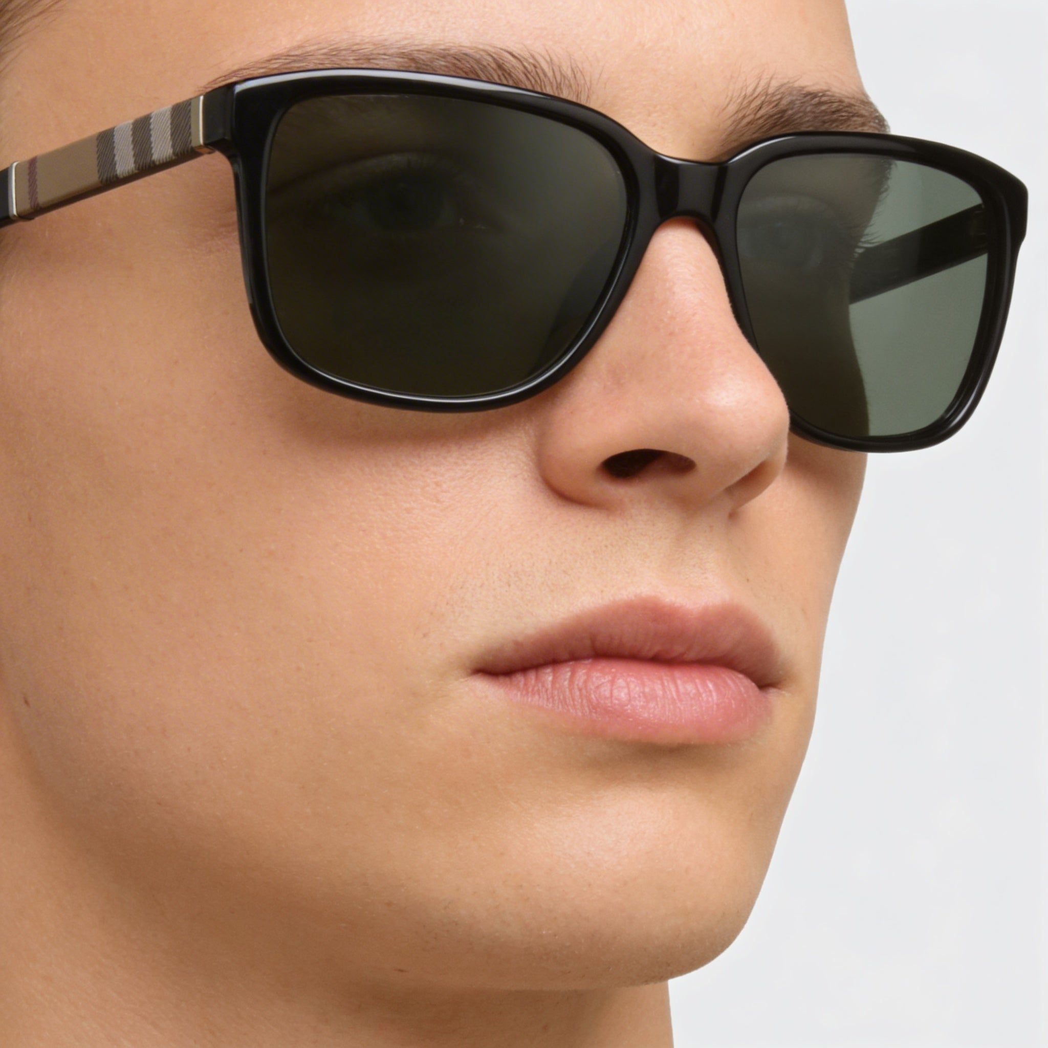 BURBERRY 0be4181 Unisex Plastic Black Grey Gradient Non-Polarized UV Protection Sunglasses with Grey Lenses 58mm, Photo 3
