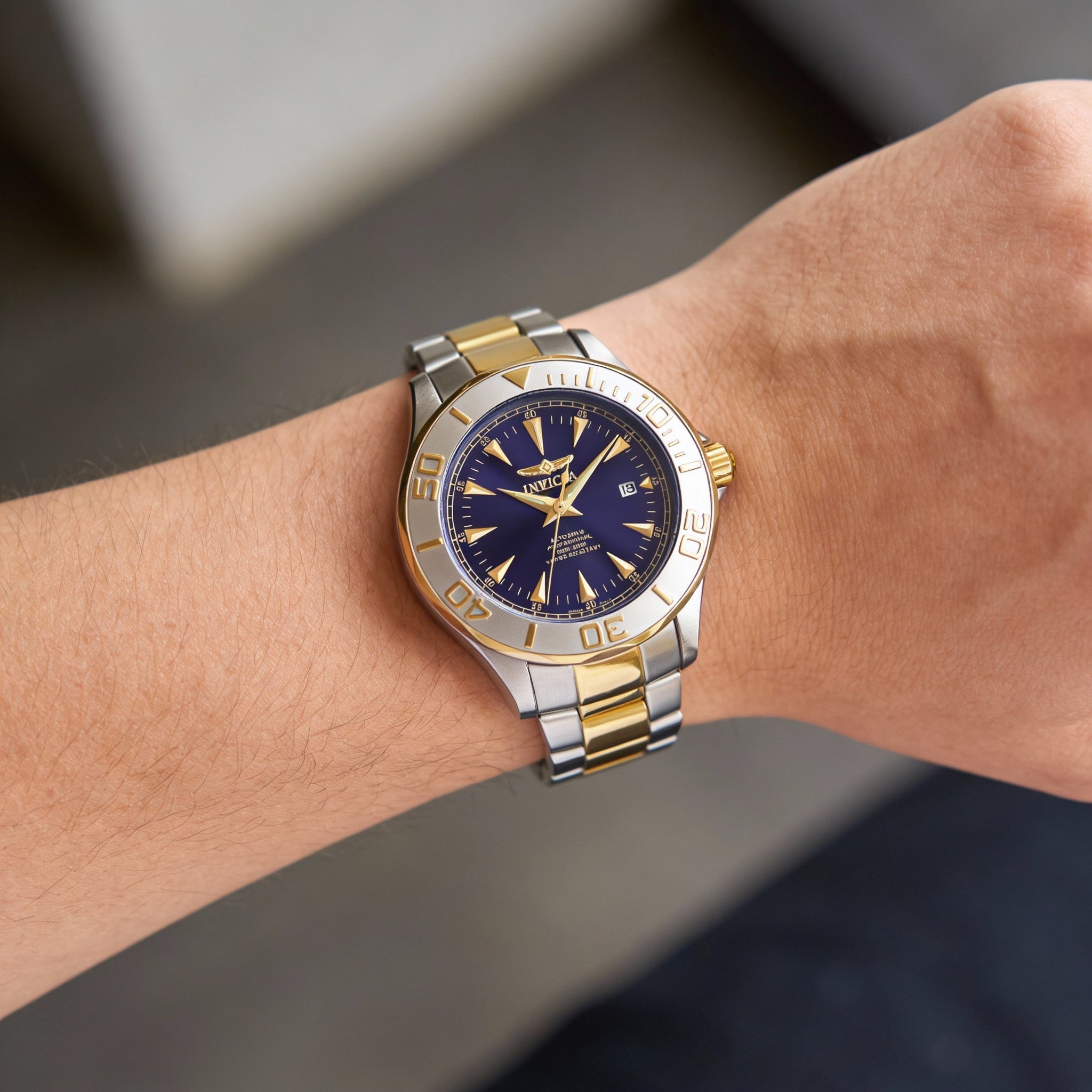 Invicta Unisex Diver Automatic Watch, Two-tone Stainless Steel, Blue Dial, Luminous, Screw-down Crown, 47mm, Photo 3