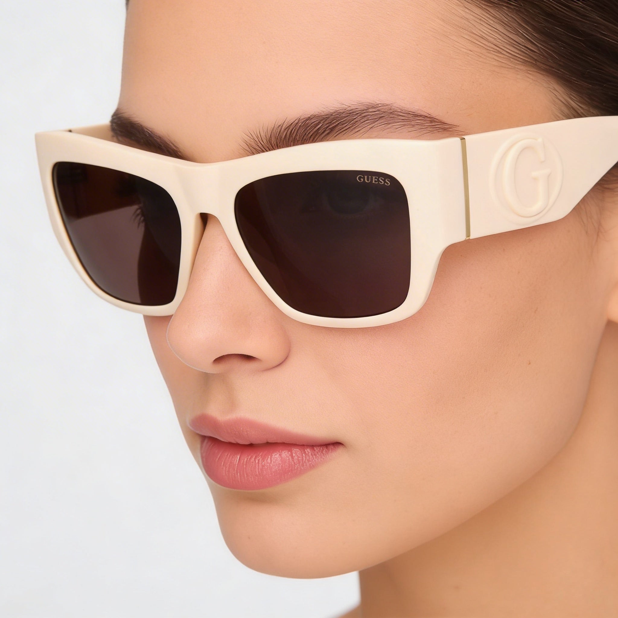 GUESS Gu00252 Montura de plástico color marfil brillante para mujer Lentes moradas con protección 100 % UVA y UVB 54 mm, Photo 5