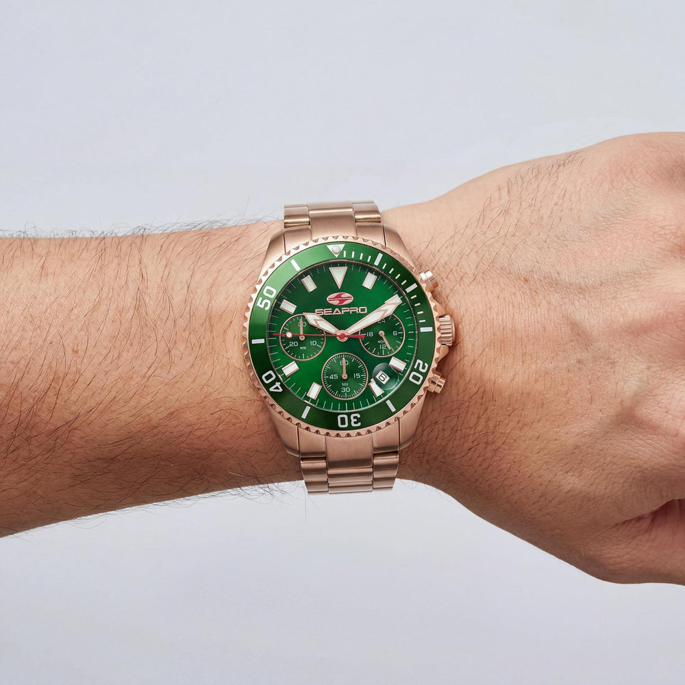 Reloj Seapro para hombre con movimiento de cuarzo, acero inoxidable, esfera verde y resistente al agua.