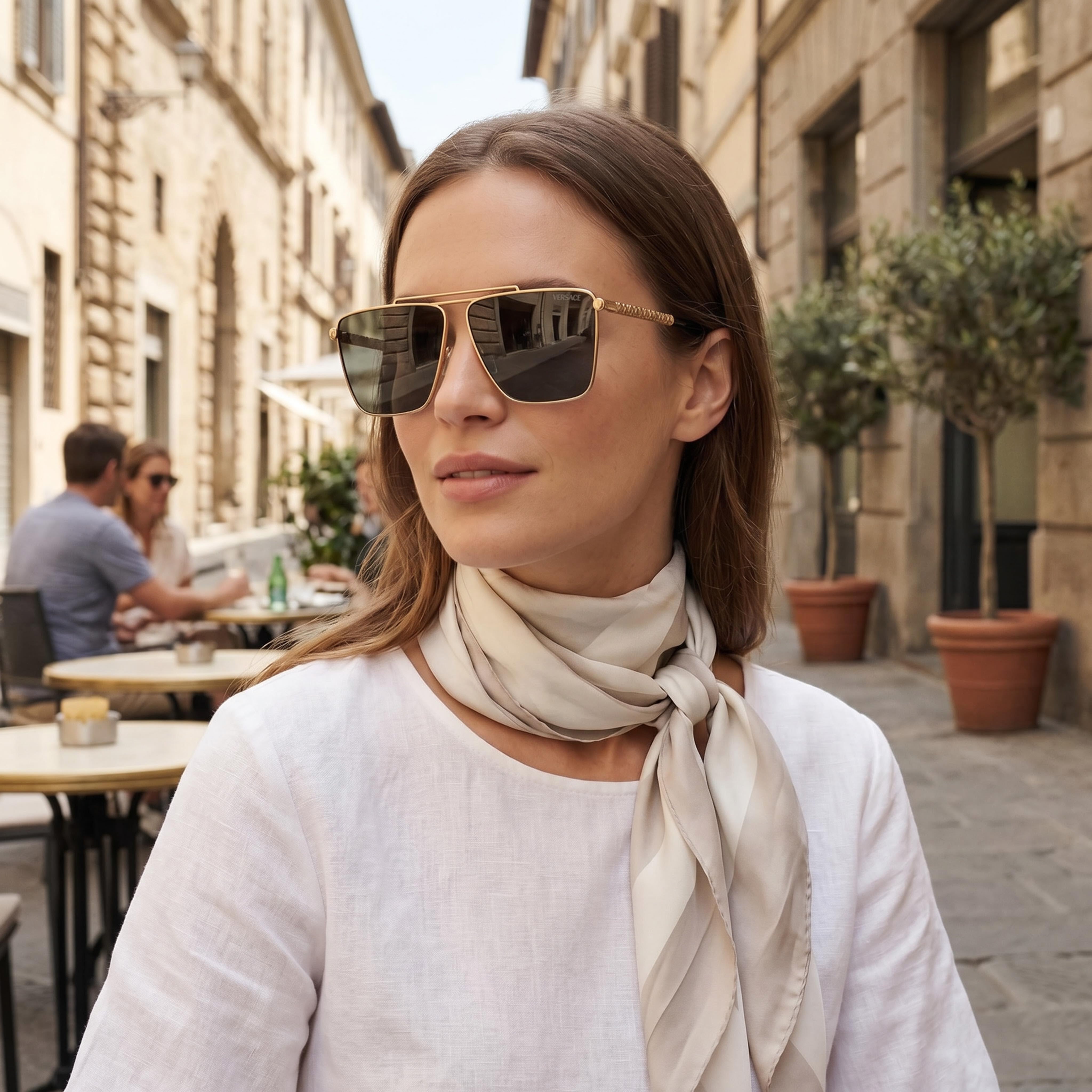 Gafas de sol unisex contemporáneas Versace de montura metálica multicolor con lentes gris oscuro de 64 mm, Photo 4