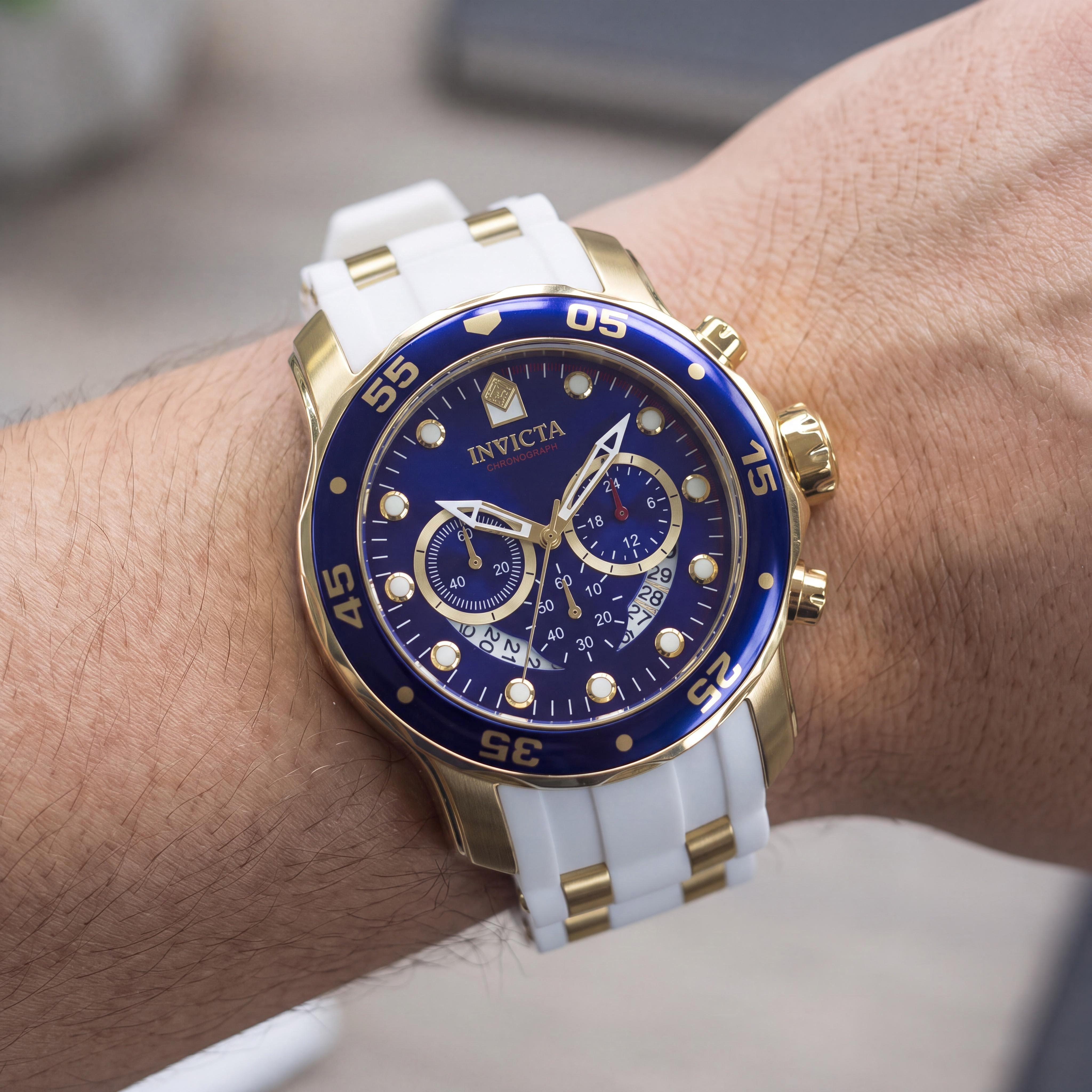 Reloj Invicta para hombre Pro Diver cronógrafo caja de acero inoxidable dorada, esfera azul, correa de poliuretano blanca 48 mm, Photo 4
