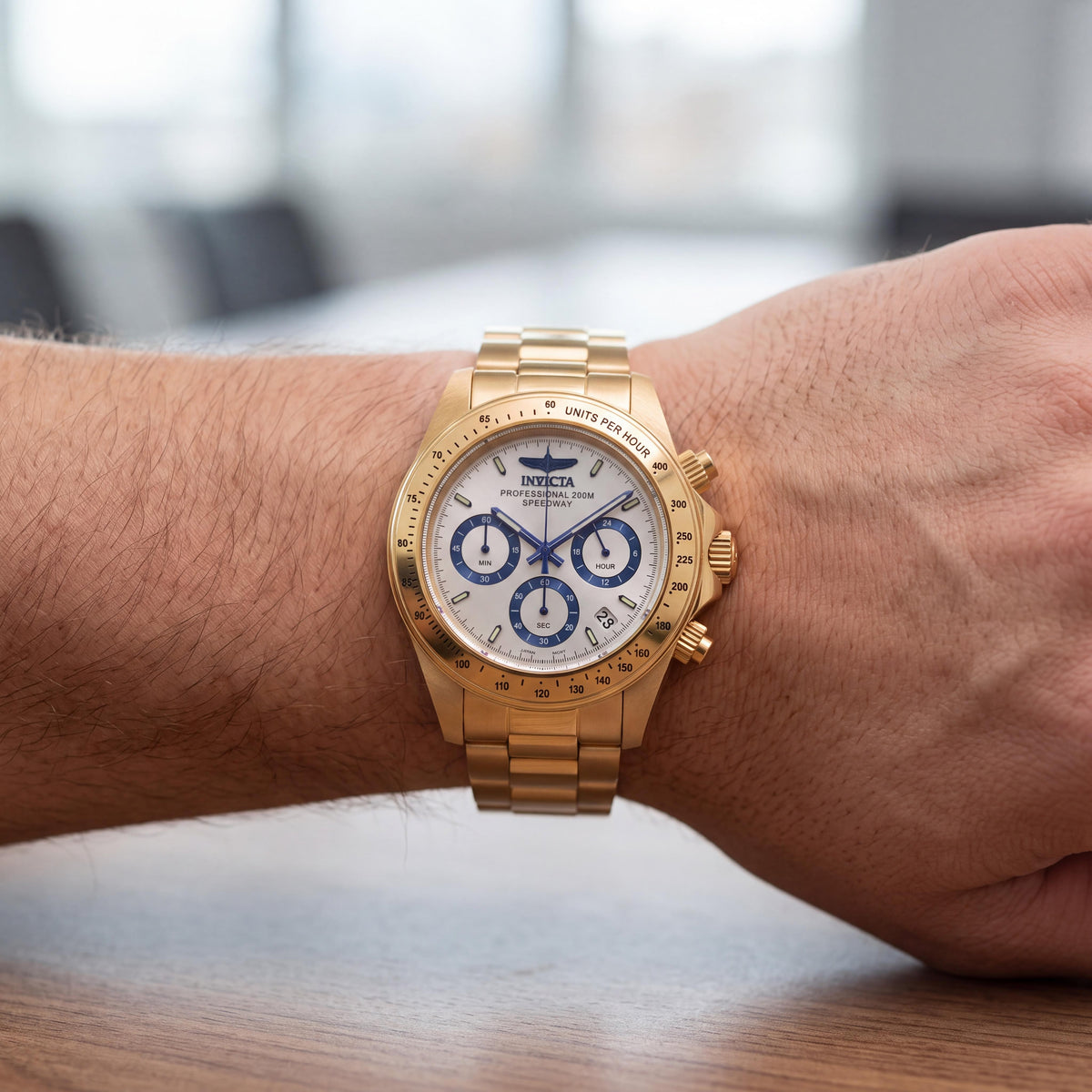 Reloj Invicta Speedway Cronógrafo para Hombre, chapado en tono dorado con caja de acero inoxidable, esfera tono plata, 42 mm, Photo 3