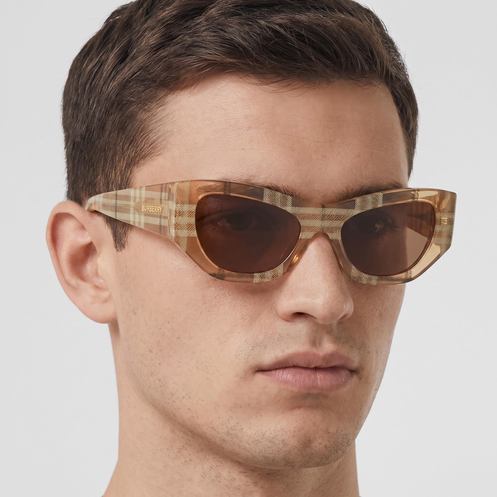 Gafas de sol unisex modernas BURBERRY, montura beige, lentes beis a cuadros no polarizadas (puente de 19 mm, patilla de 145 mm), Photo 4
