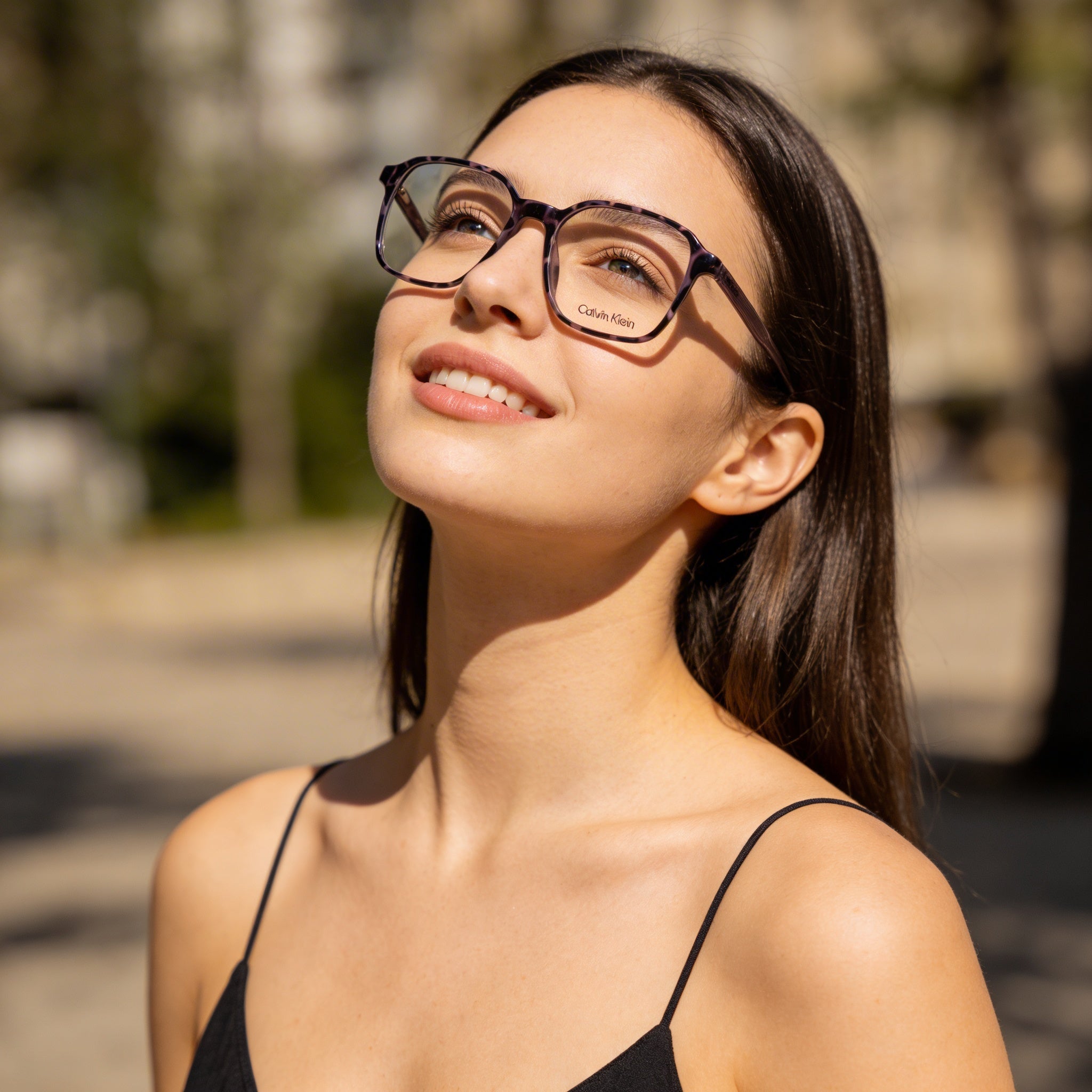 Gafas de sol Calvin Klein CK23524 unisex con montura cuadrada de plástico y lentes de policarbonato no polarizadas, color violeta habano 52-17-140, Photo 3