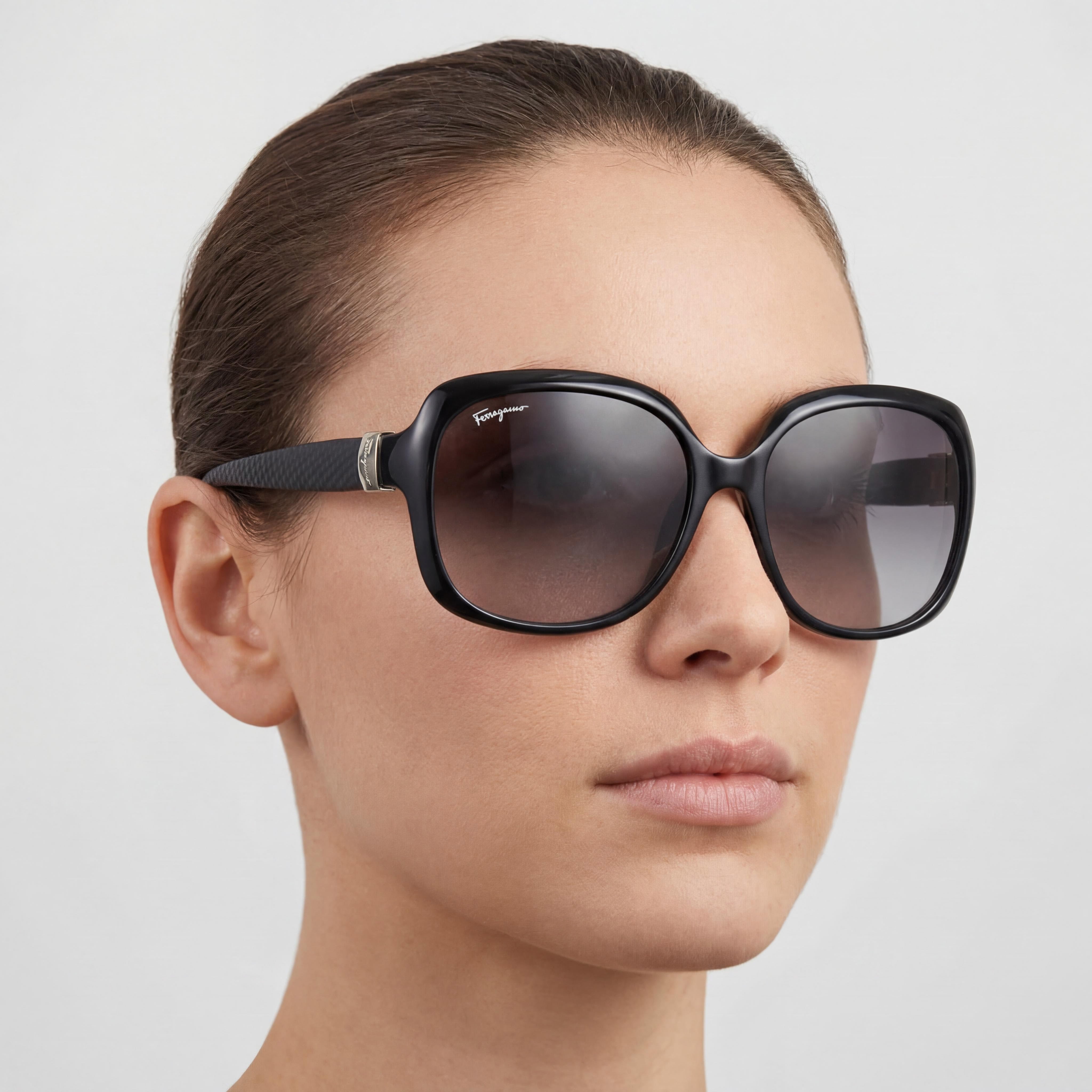 Gafas de sol Ferragamo Classic para mujer, de plástico negro, con degradado gris, de gran tamaño y protección UV, 59 mm, Photo 4