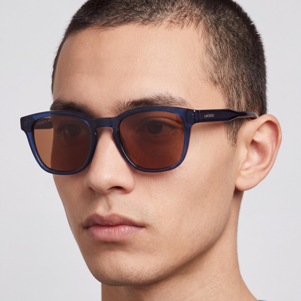 Gafas Lacoste L6026s unisex con montura inyectada en azul transparente y lentes de policarbonato no polarizadas con protección UV de 51 mm, Photo 4