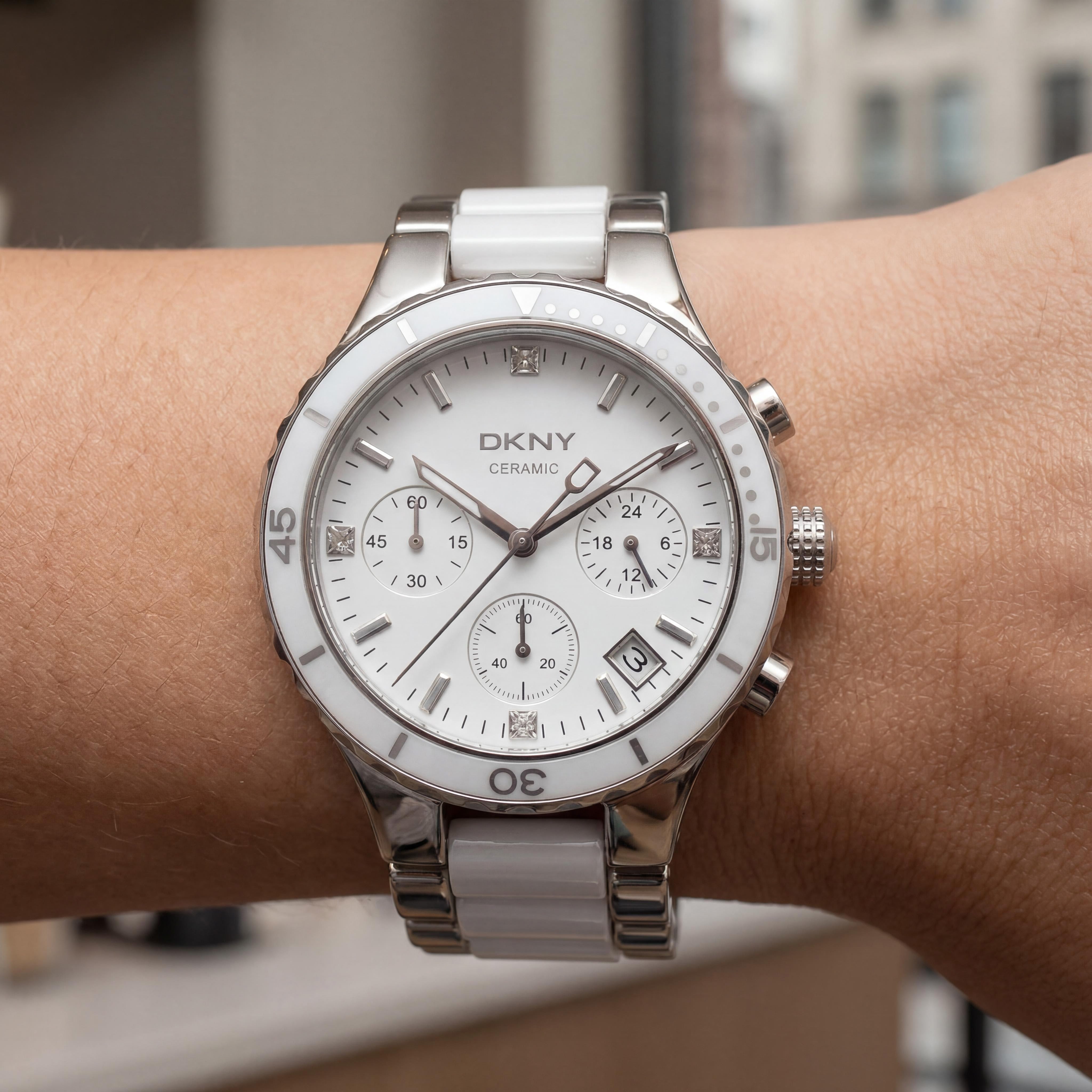 DKNY NY8502 bracelet Women's Quartz Chronograph Watch, Ceramic Bracelet, White Dial, 38mm Stainless Steel Case, Photo 4