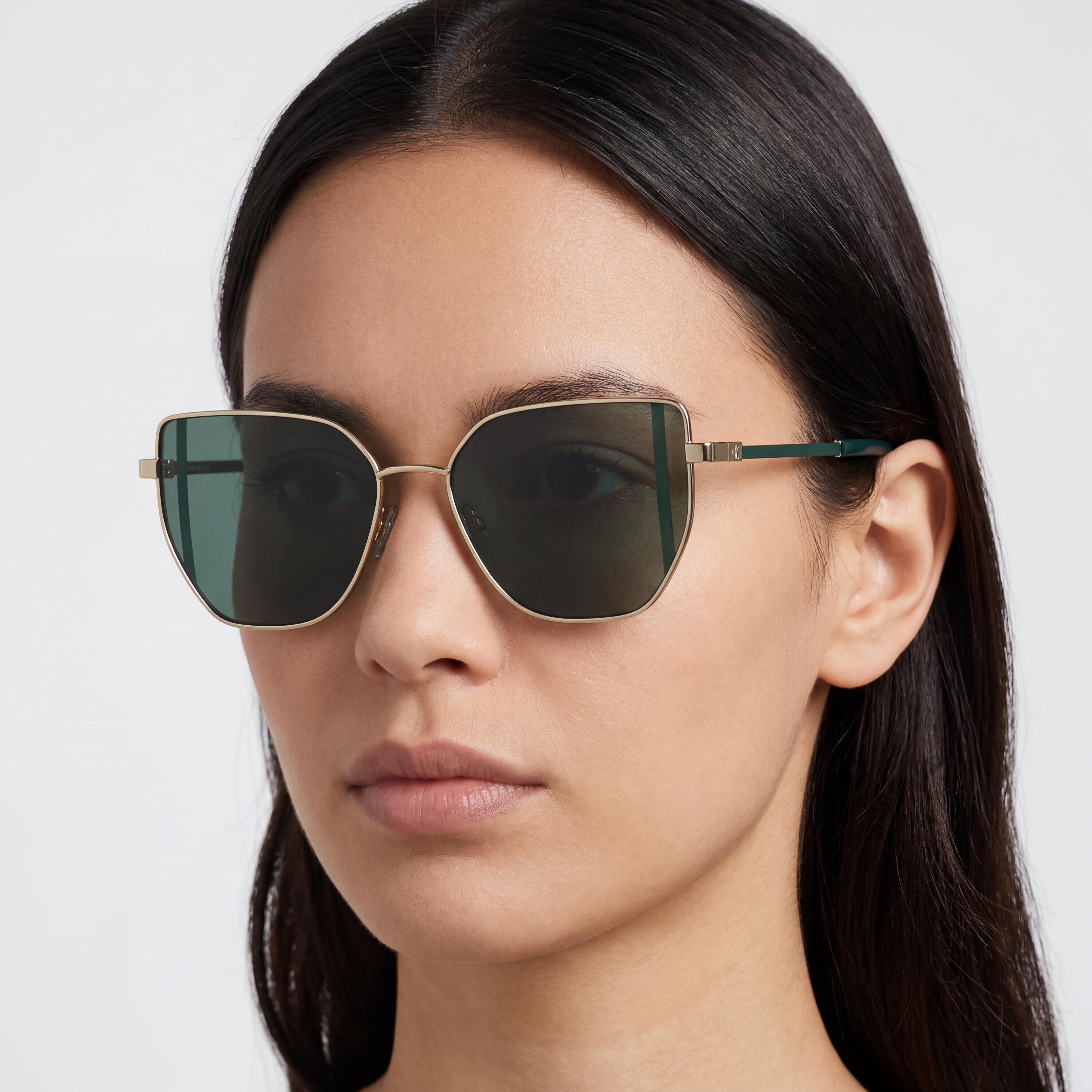 Calvin Klein Jeans Ckj25209s Gafas de sol de mujer con montura metálica dorada, lentes verdes sólidas no polarizadas y protección UV 57mm, Photo 5