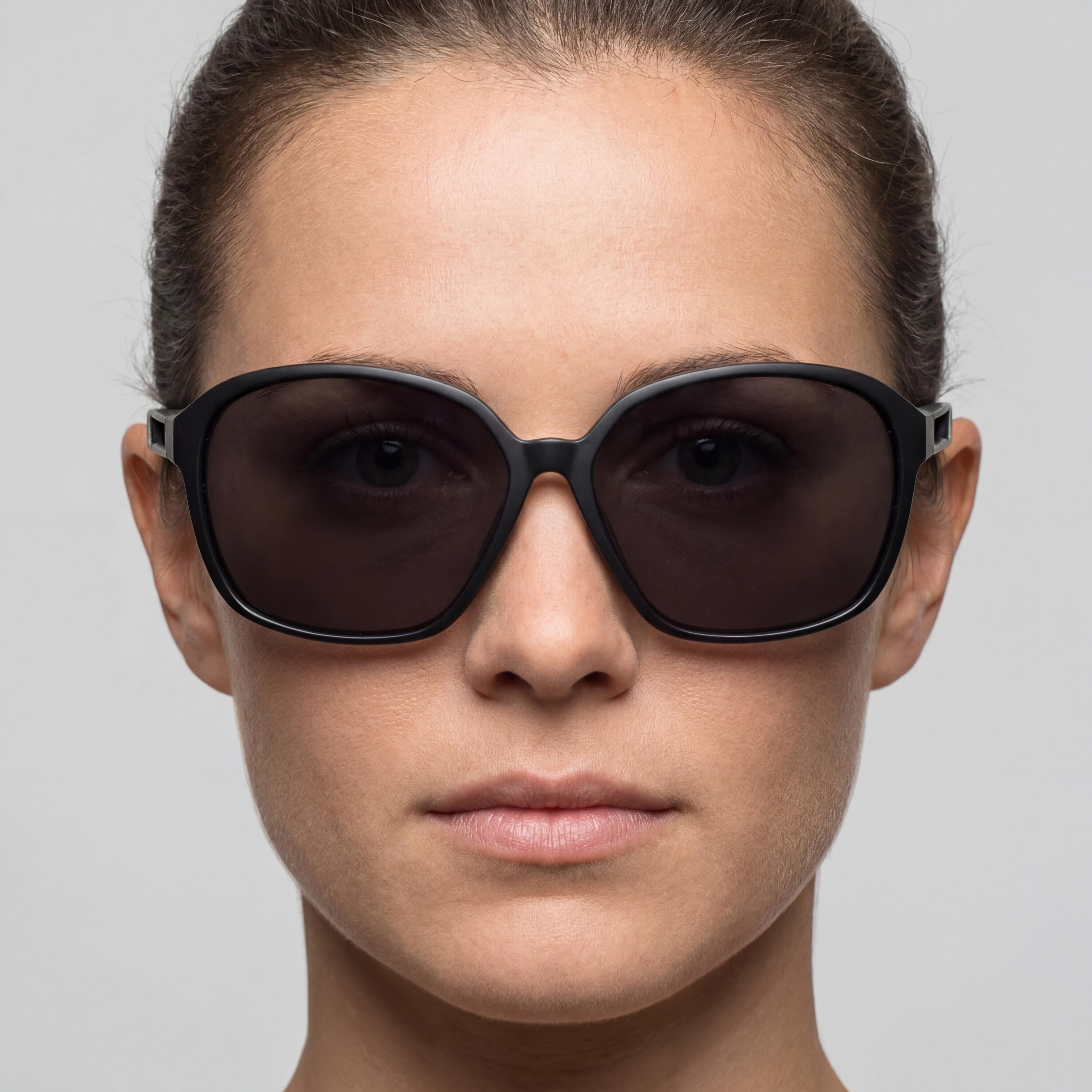 Adidas Sp0013 Women's Black Plastic Frame Grey Gradient Polycarbonate Lenses UV Protection 62mm, Photo 4
