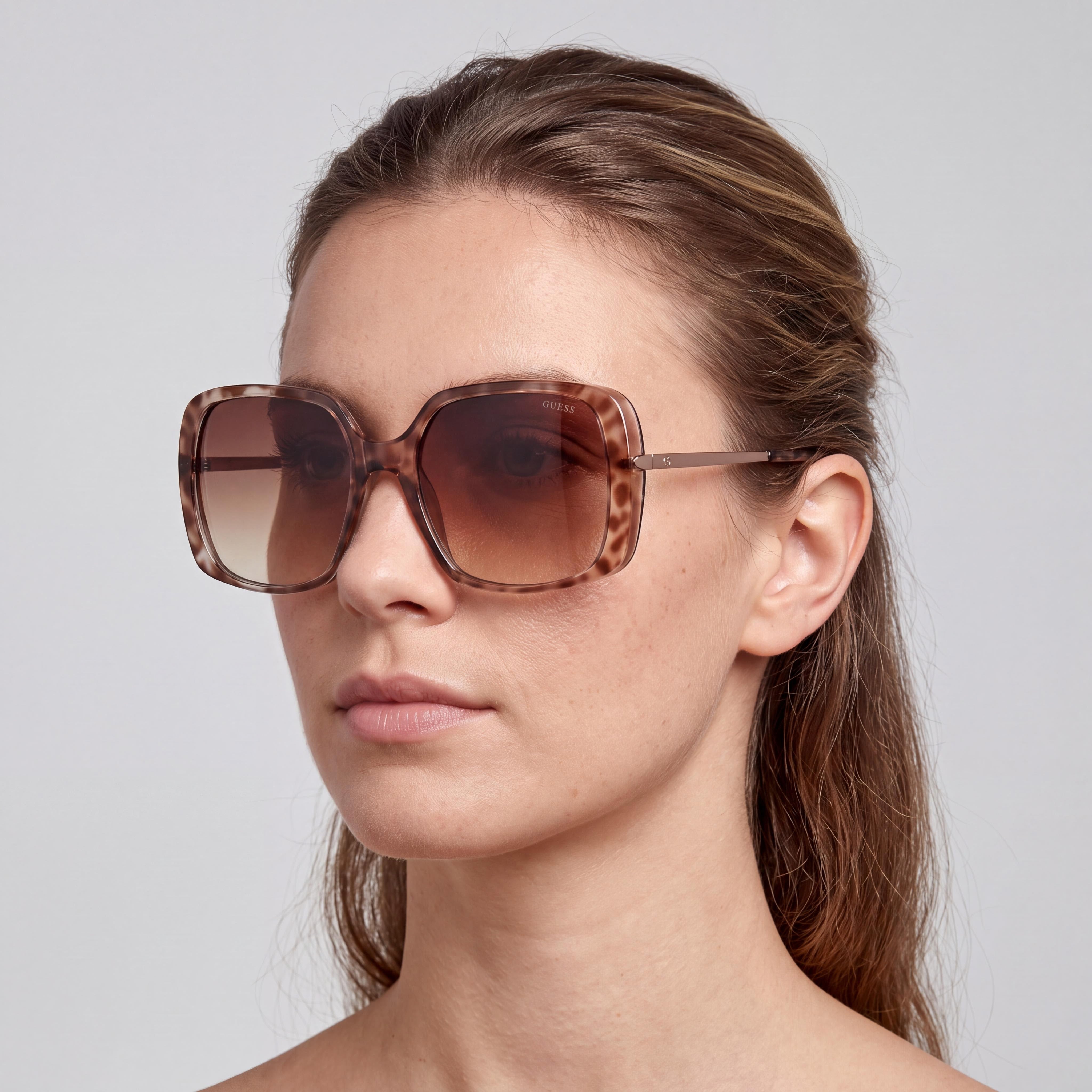GUESS Women's GU778059F60 Square Beige Plastic Frame Gradient Brown UV Protected Sunglasses 60mm, Photo 4