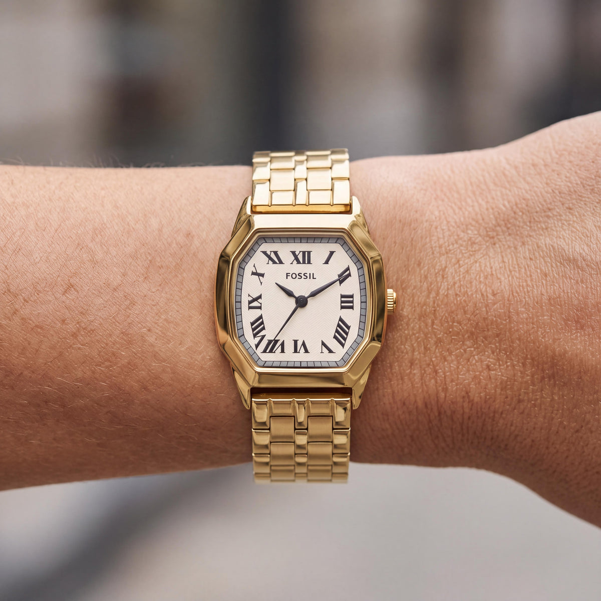 Fossil Women's Bracelet Octagon Gold-Tone Stainless Steel Watch with Cream Dial 27mm Water Resistant, Photo 3