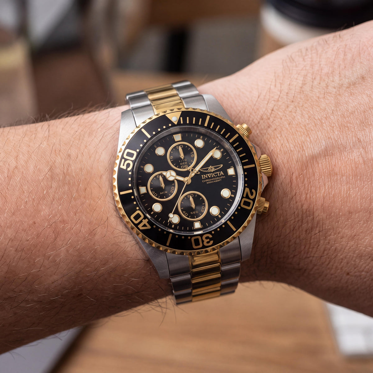 Invicta Men's Pro Diver 1772 Chronograph Luminous Two-Tone Gold Stainless Steel 200M Watch 43mm, Photo 3