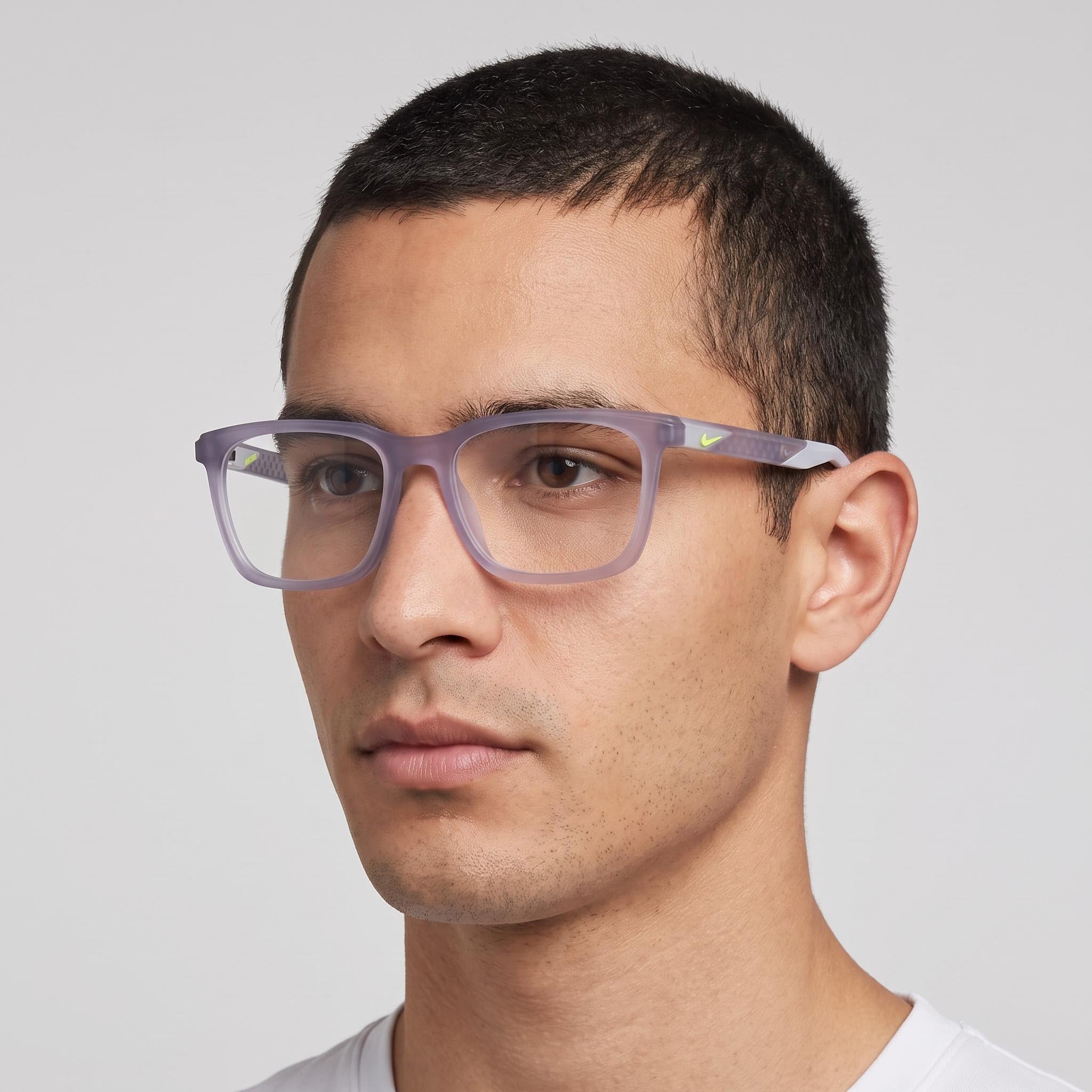 Gafas unisex clásicas Nike con montura inyectada en gris lobo mate, lentes de policarbonato, ancho de lente de 53 mm, Photo 5