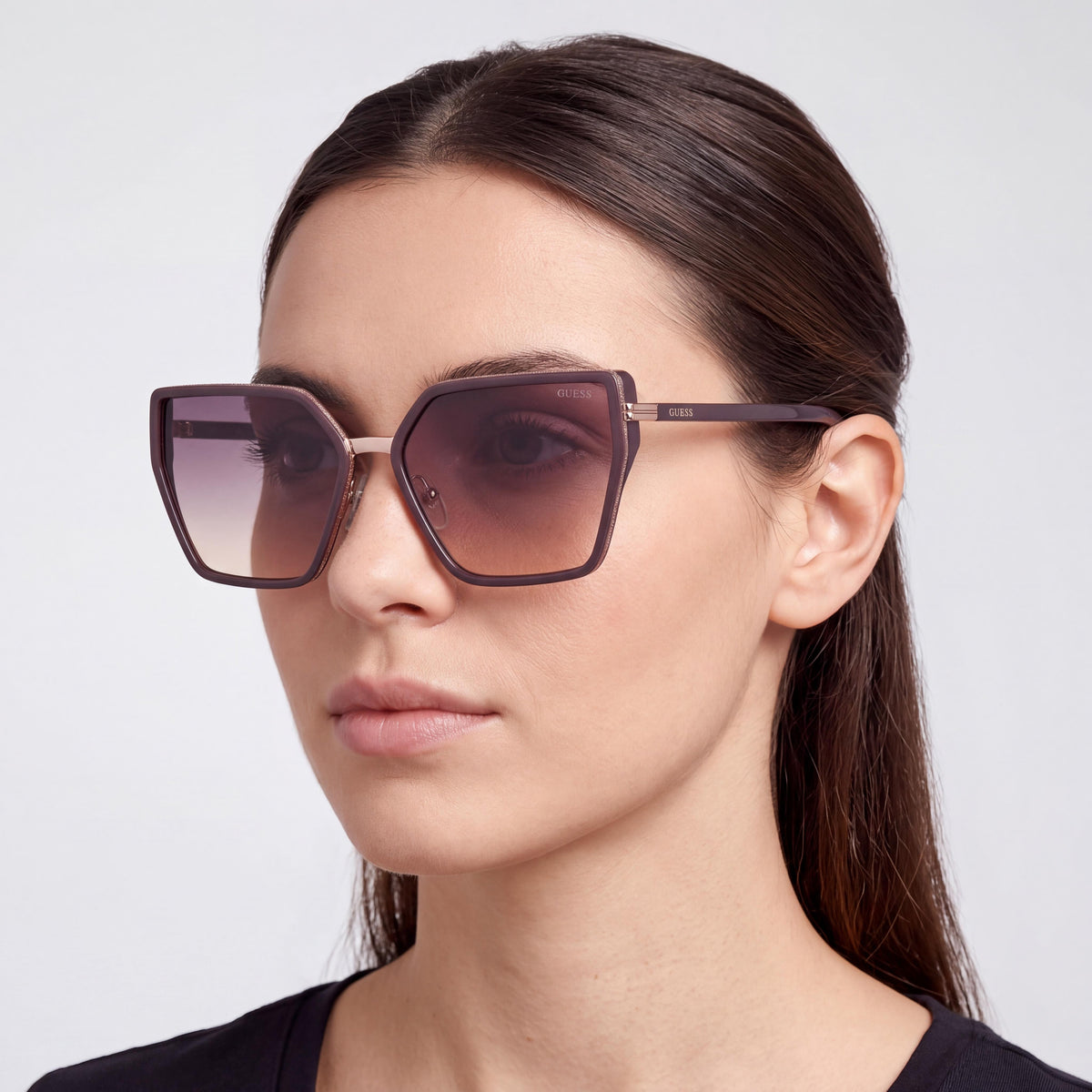 GUESS Gu7871 Casual Sunglasses for Women, Grey Gradient Smoke Plastic Frame, UV Protection, 59mm, Photo 4