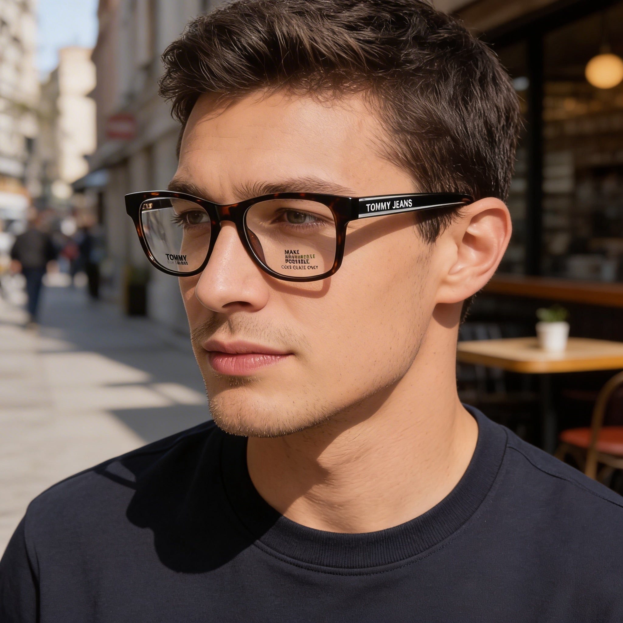 Gafas Tommy Hilfiger Modern para hombre con montura inyectada en color Habana y lentes de policarbonato no polarizado de 52 mm, Photo 4