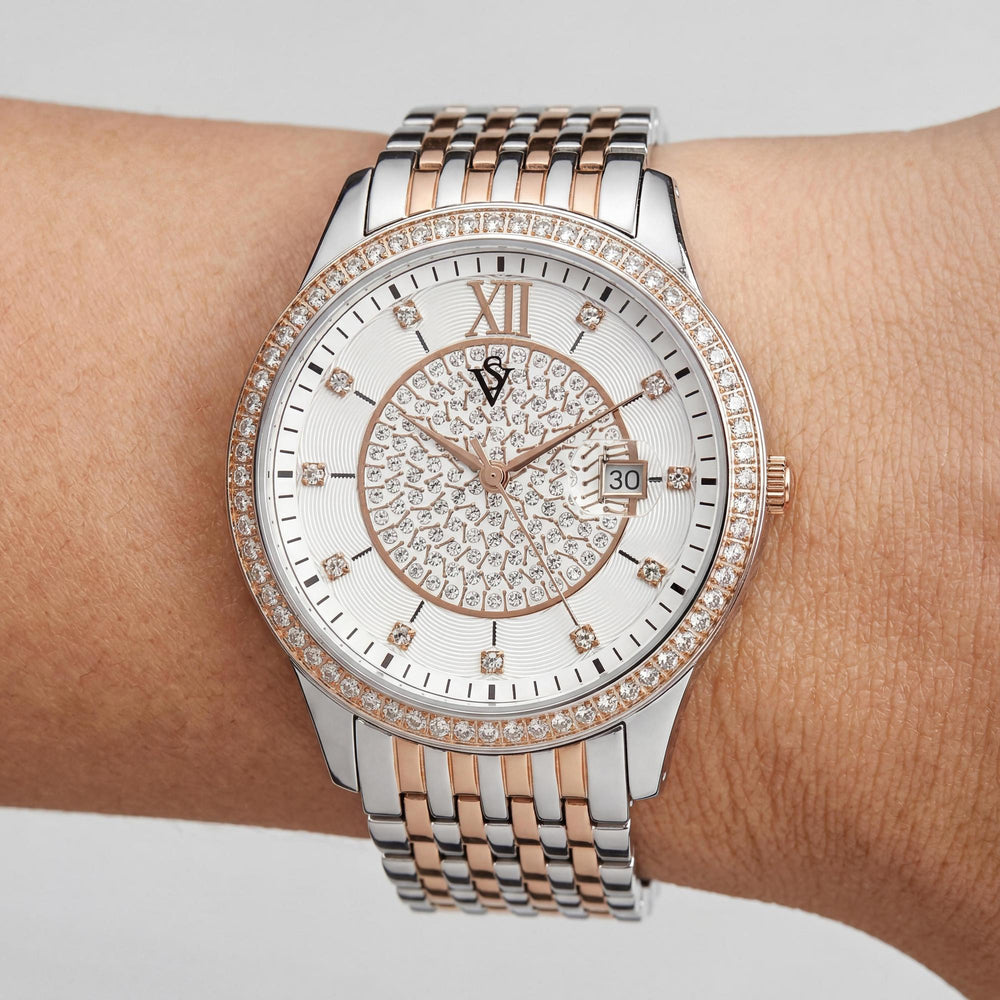 Reloj de cuarzo Christian Van Sant para mujer con esfera blanca, caja y pulsera de acero inoxidable