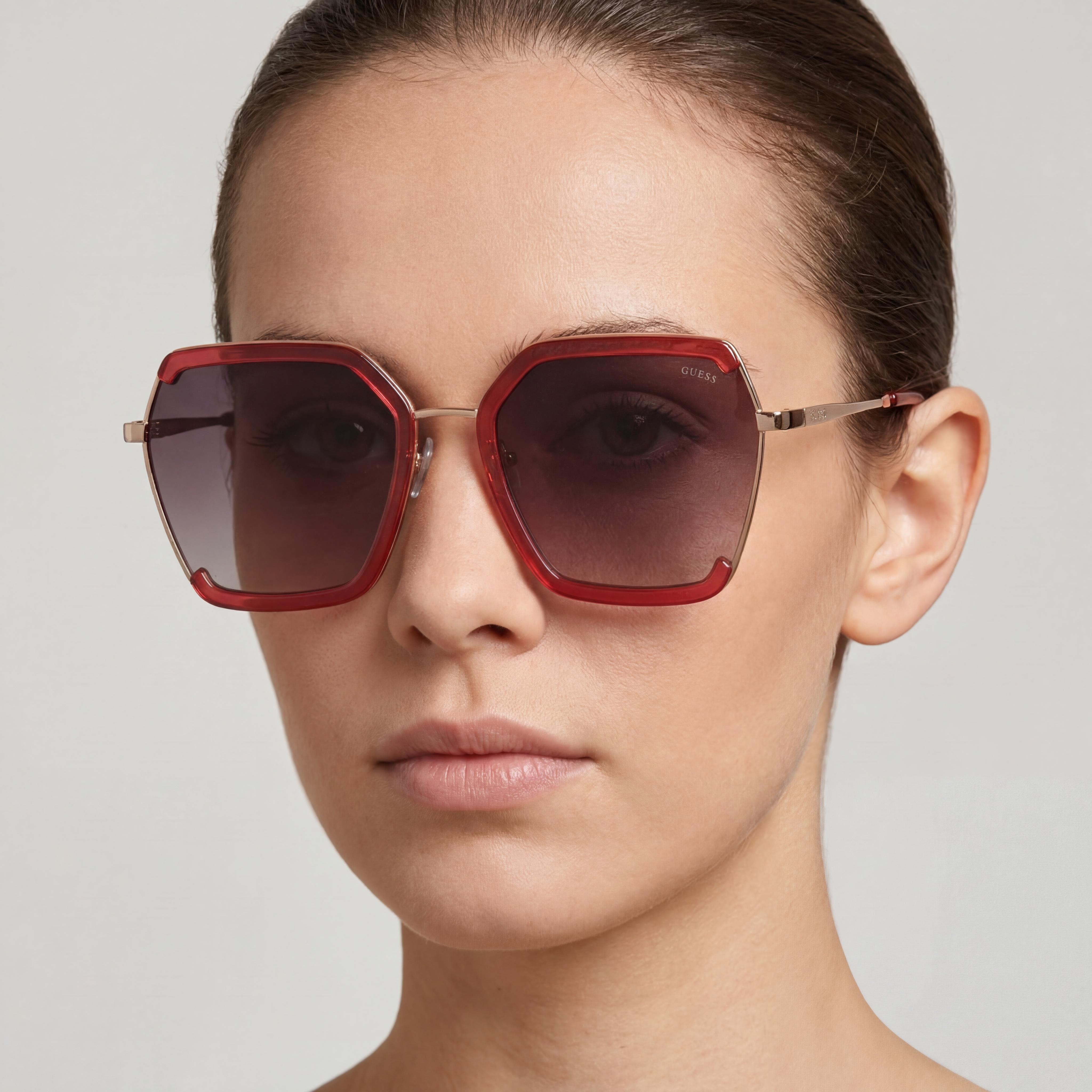 Gafas de sol Guess GF0418 para mujer, diseño de mariposa de metal burdeos brillante, sin polarizar, con degradado de color burdeos y UV400, 58 mm, Photo 4