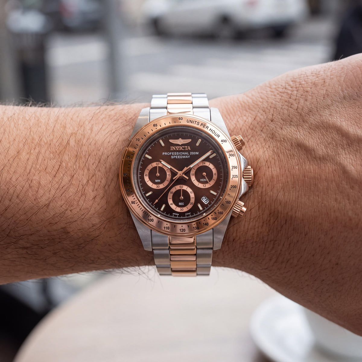 Reloj Invicta cronógrafo para hombre, esfera café, acero inoxidable con baño de iones de oro rosa de 18k, fecha, GMT, segunda zona horaria, Photo 3