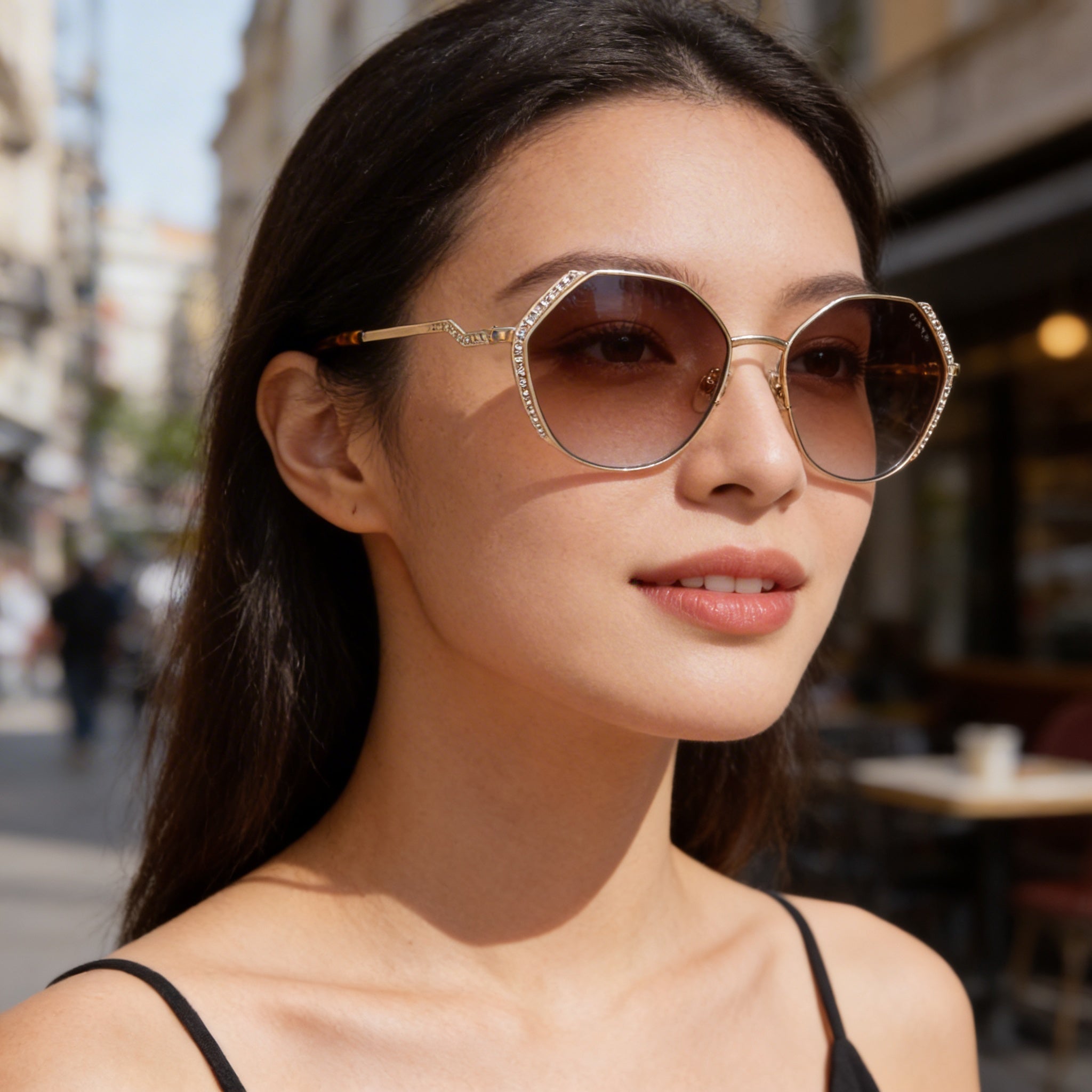 GUESS Gafas de sol de mujer de metal dorado con piedras geométricas, oversize, 100% protección UV, lentes degradadas marrones, 58 mm, Photo 6